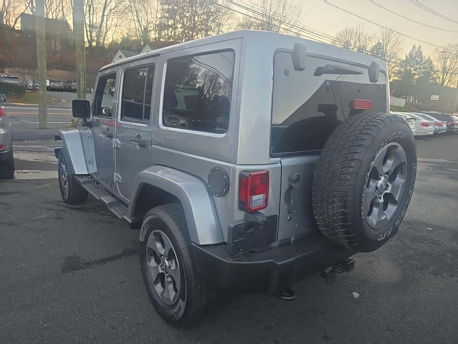 2016 Jeep Wrangler Unlimited Sahara AWD