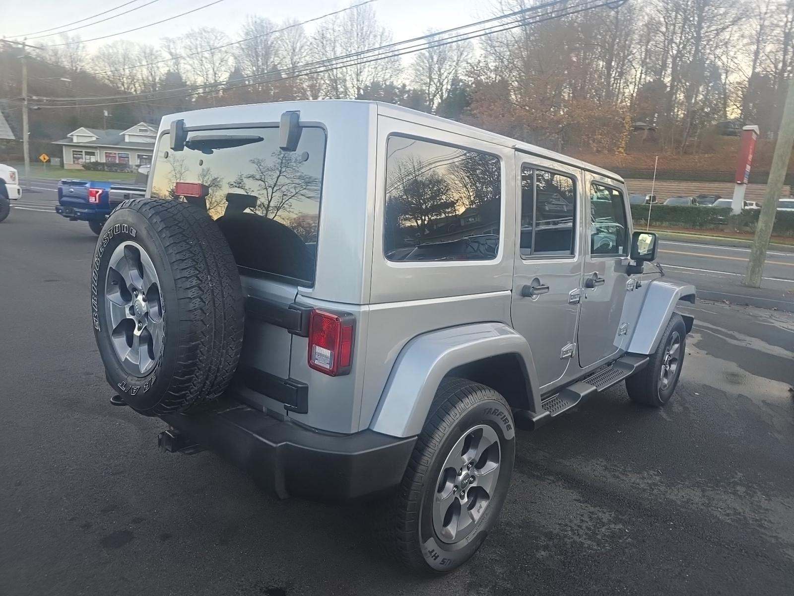 2016 Jeep Wrangler Unlimited Sahara AWD