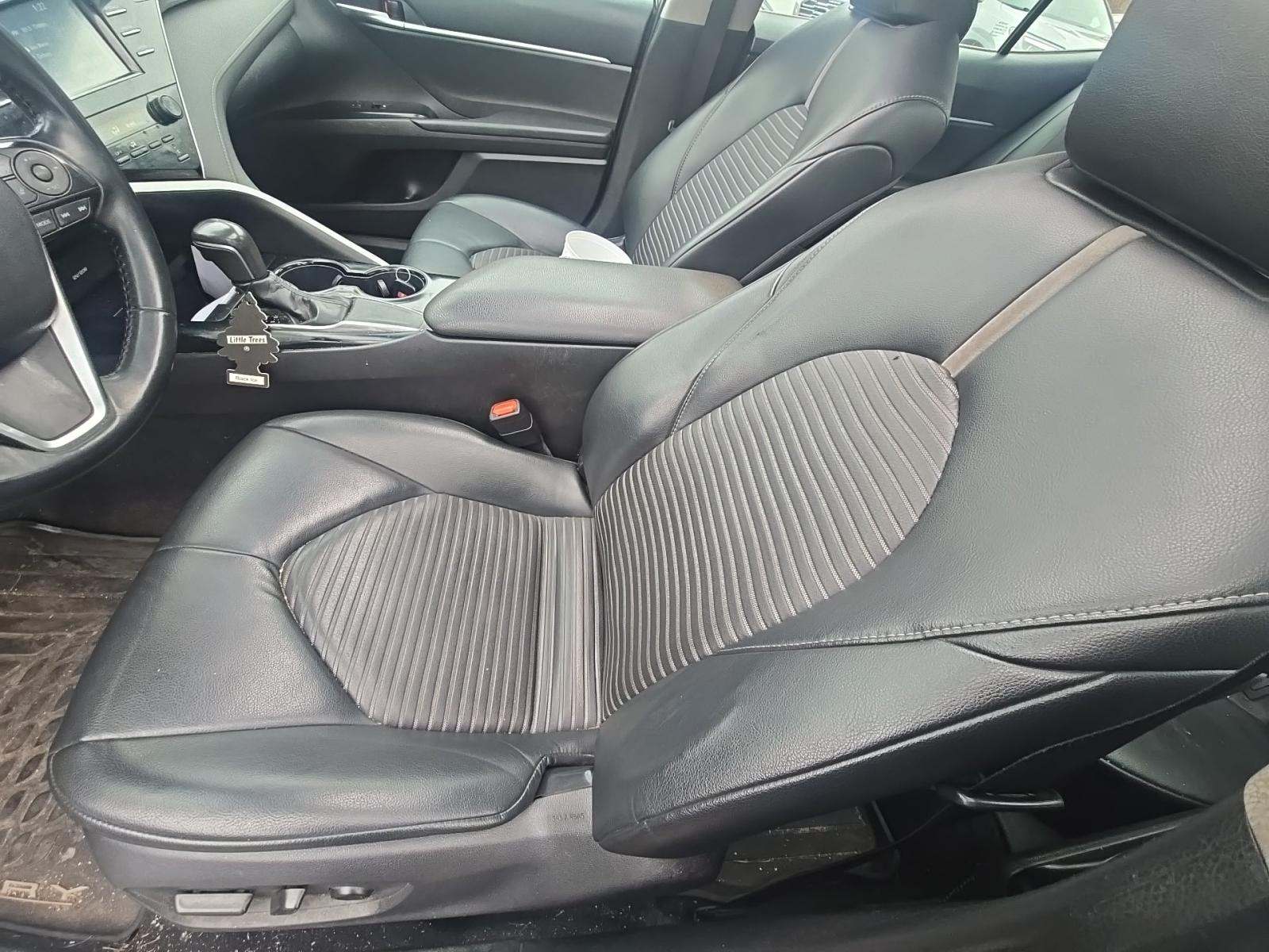 2018 Toyota Camry SE FWD