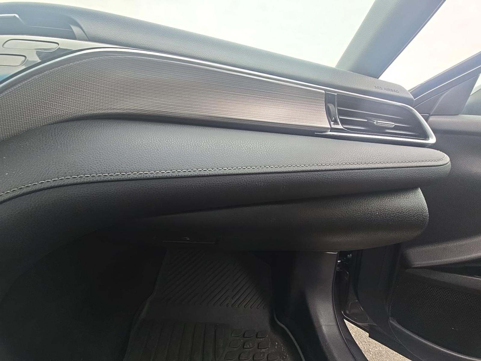 2018 Toyota Camry SE FWD