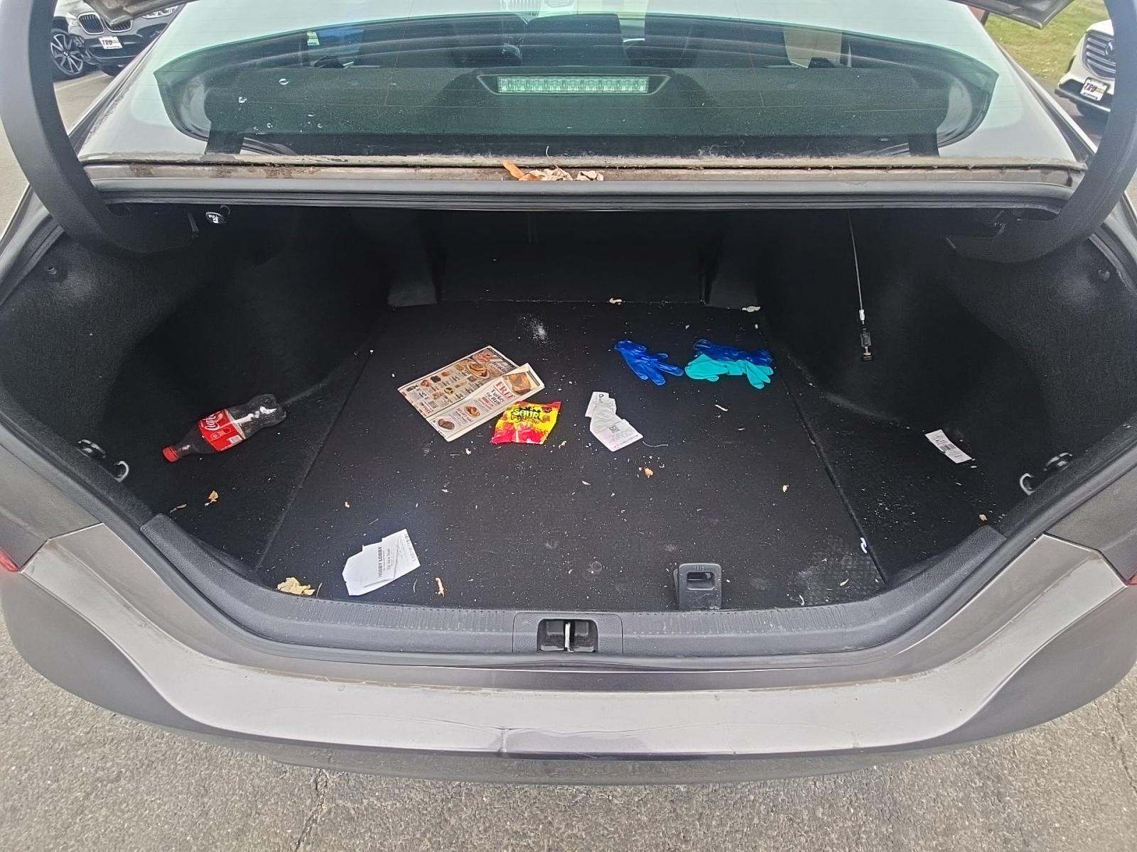 2018 Toyota Camry SE FWD