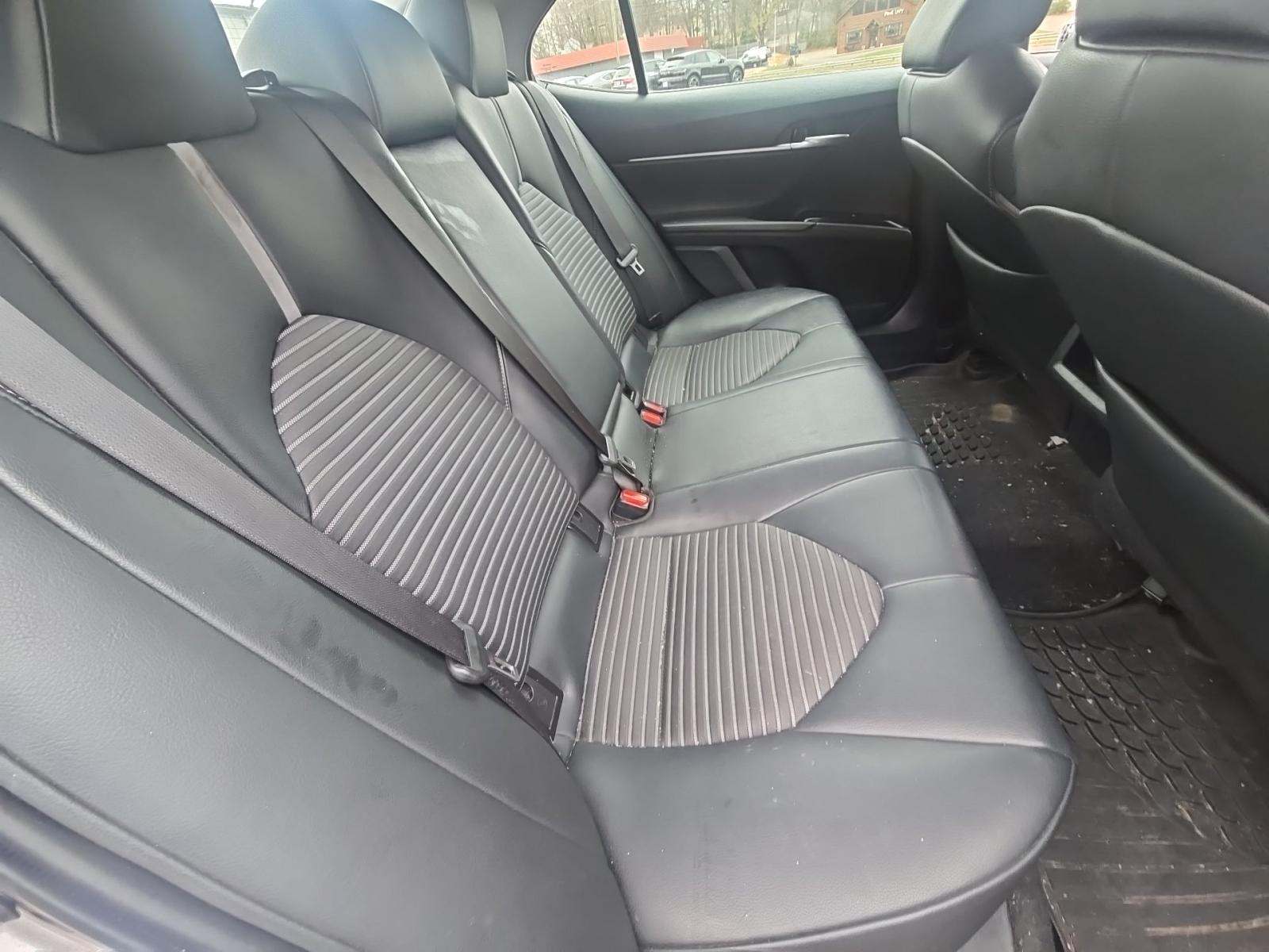 2018 Toyota Camry SE FWD