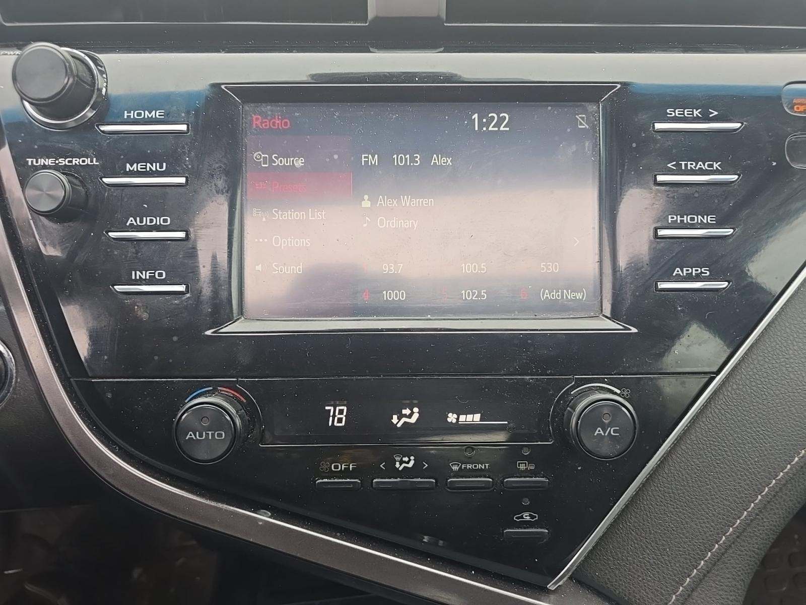 2018 Toyota Camry SE FWD