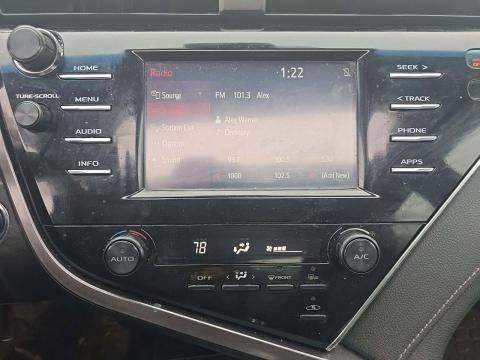 2018 Toyota Camry SE FWD