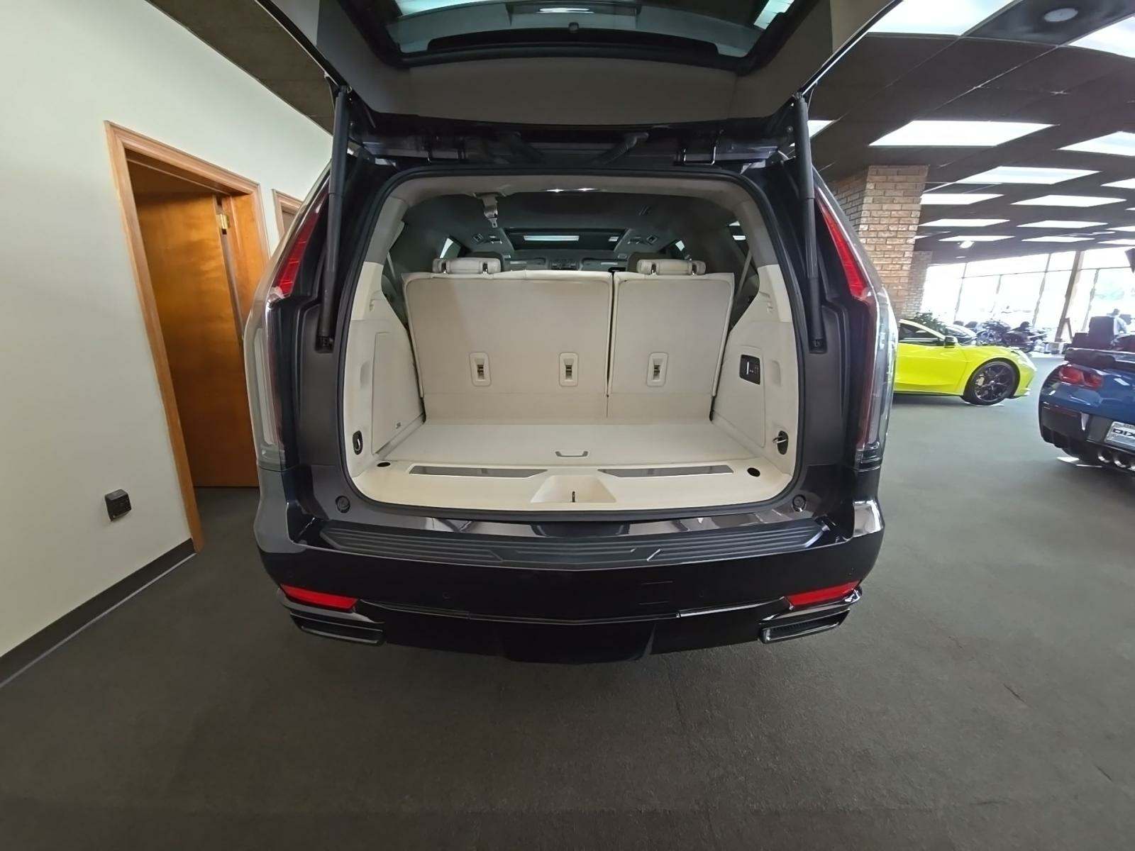 2023 Cadillac Escalade Sport Platinum AWD