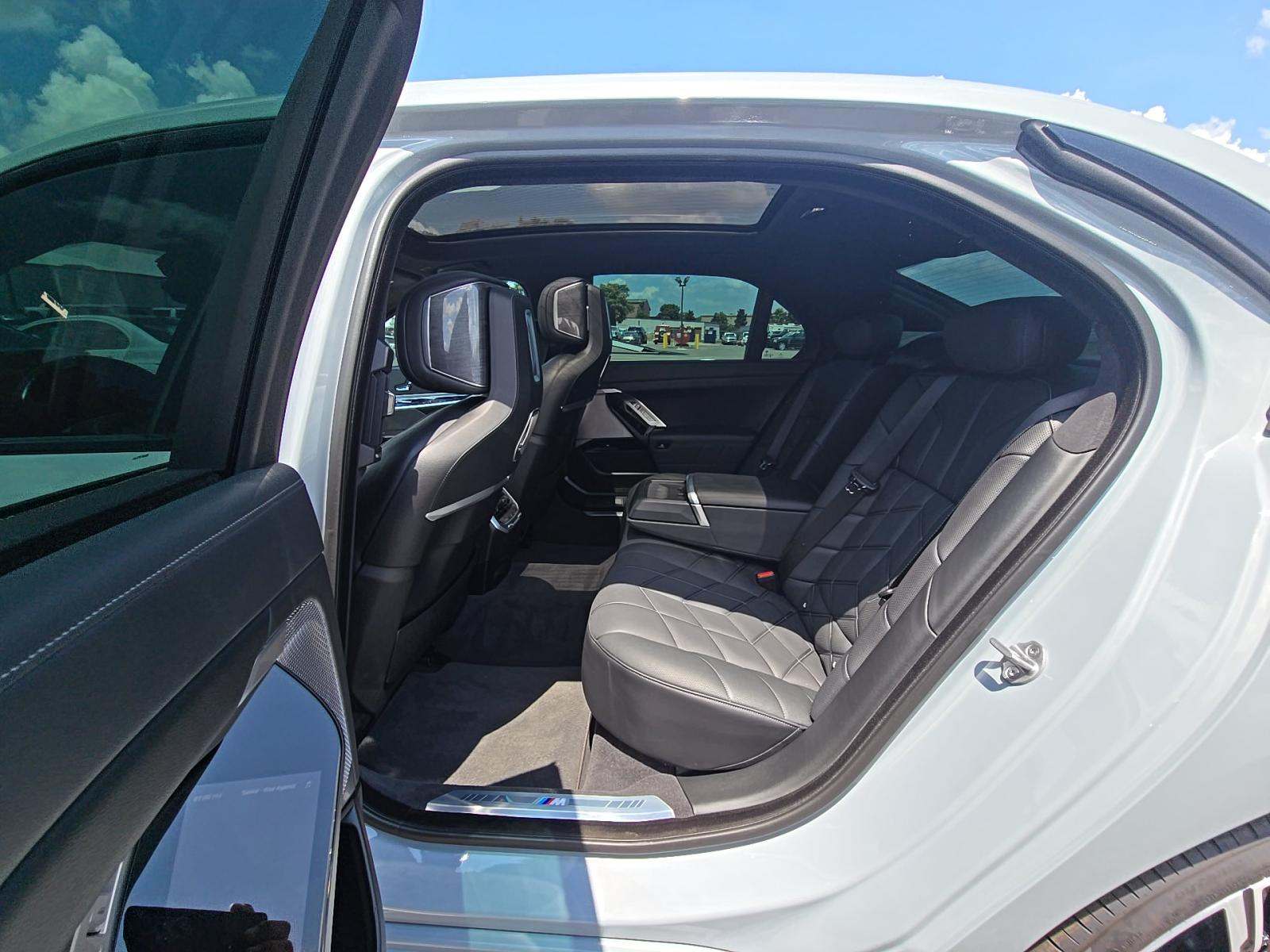 2023 BMW 7 Series 760i xDrive AWD