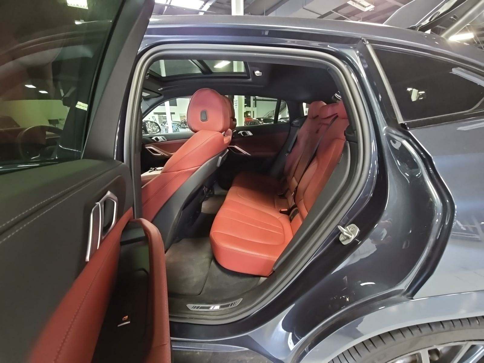 2022 BMW X6 xDrive40i AWD