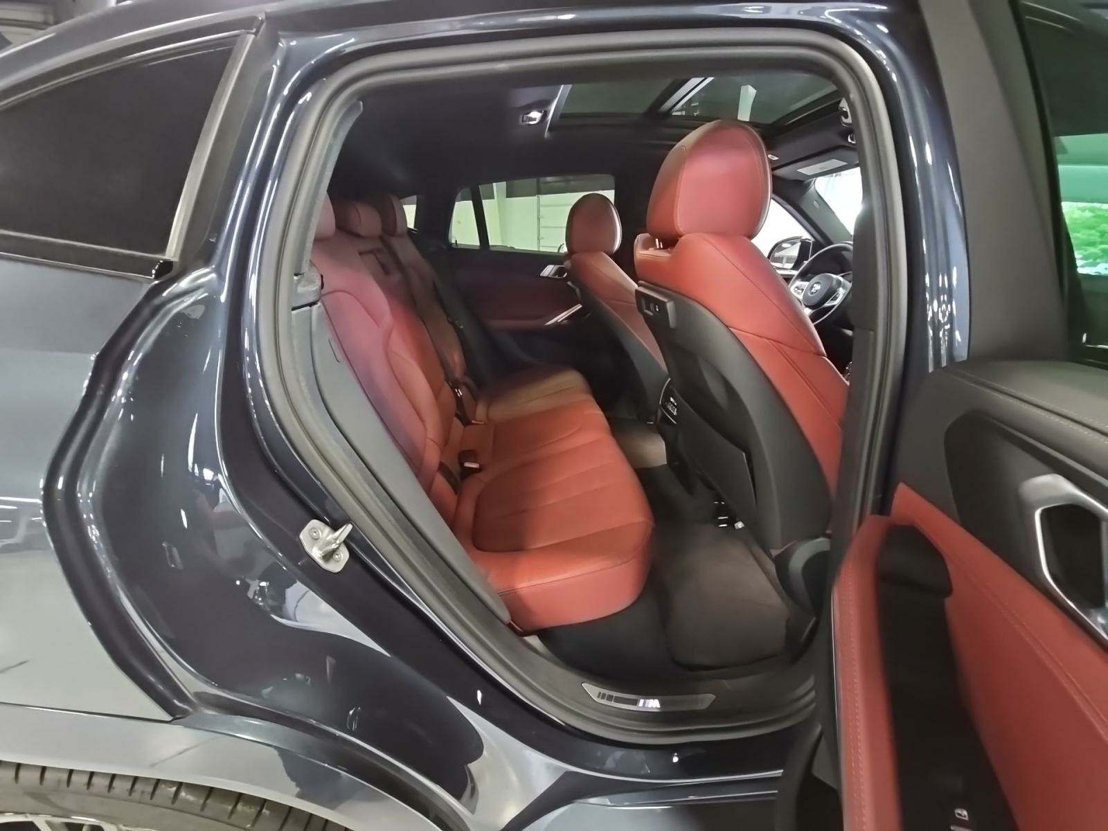 2022 BMW X6 xDrive40i AWD