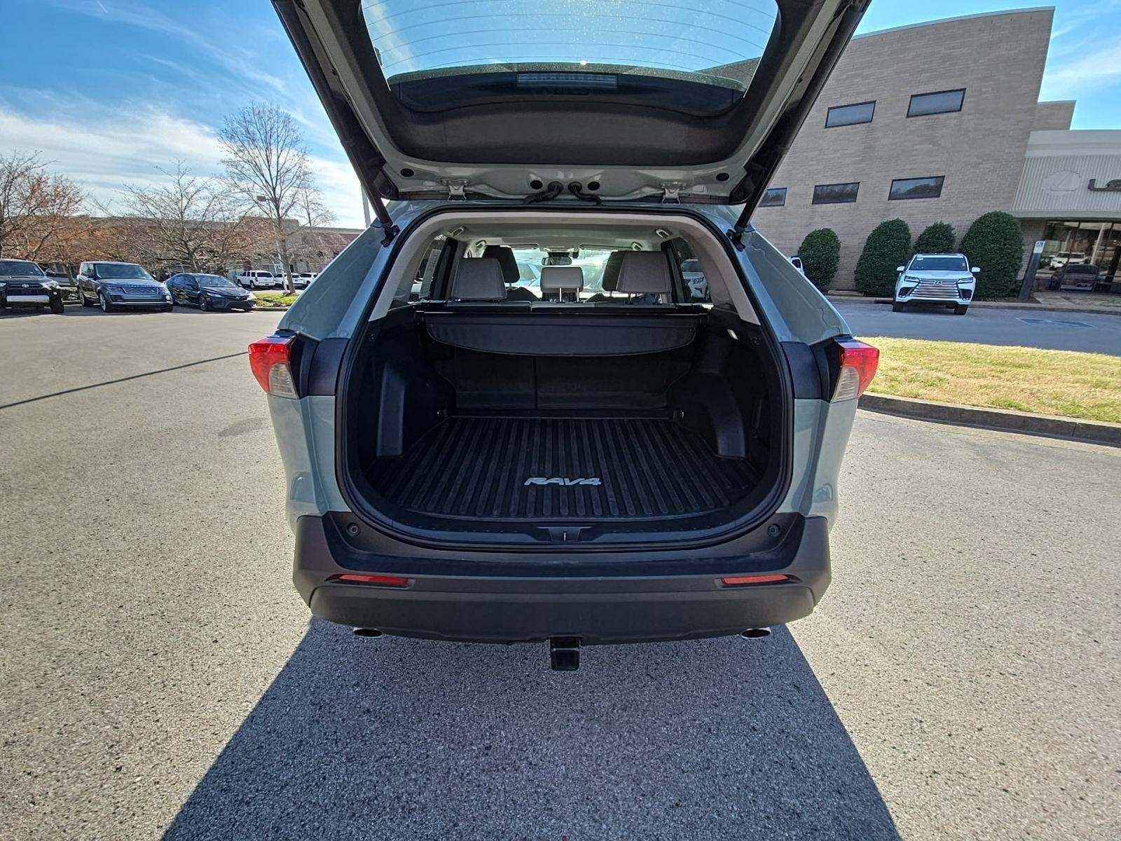 2022 Toyota RAV4 Hybrid XLE Premium AWD