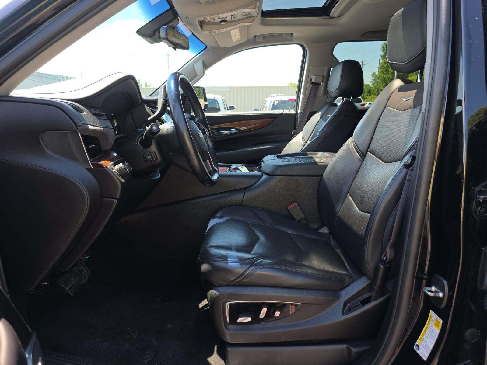 2017 Cadillac Escalade ESV Luxury AWD