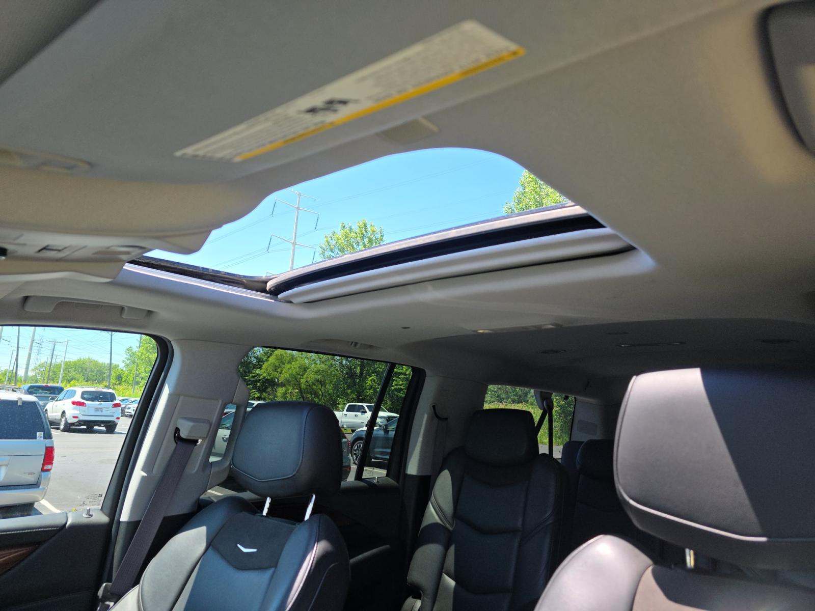 2017 Cadillac Escalade ESV Luxury AWD