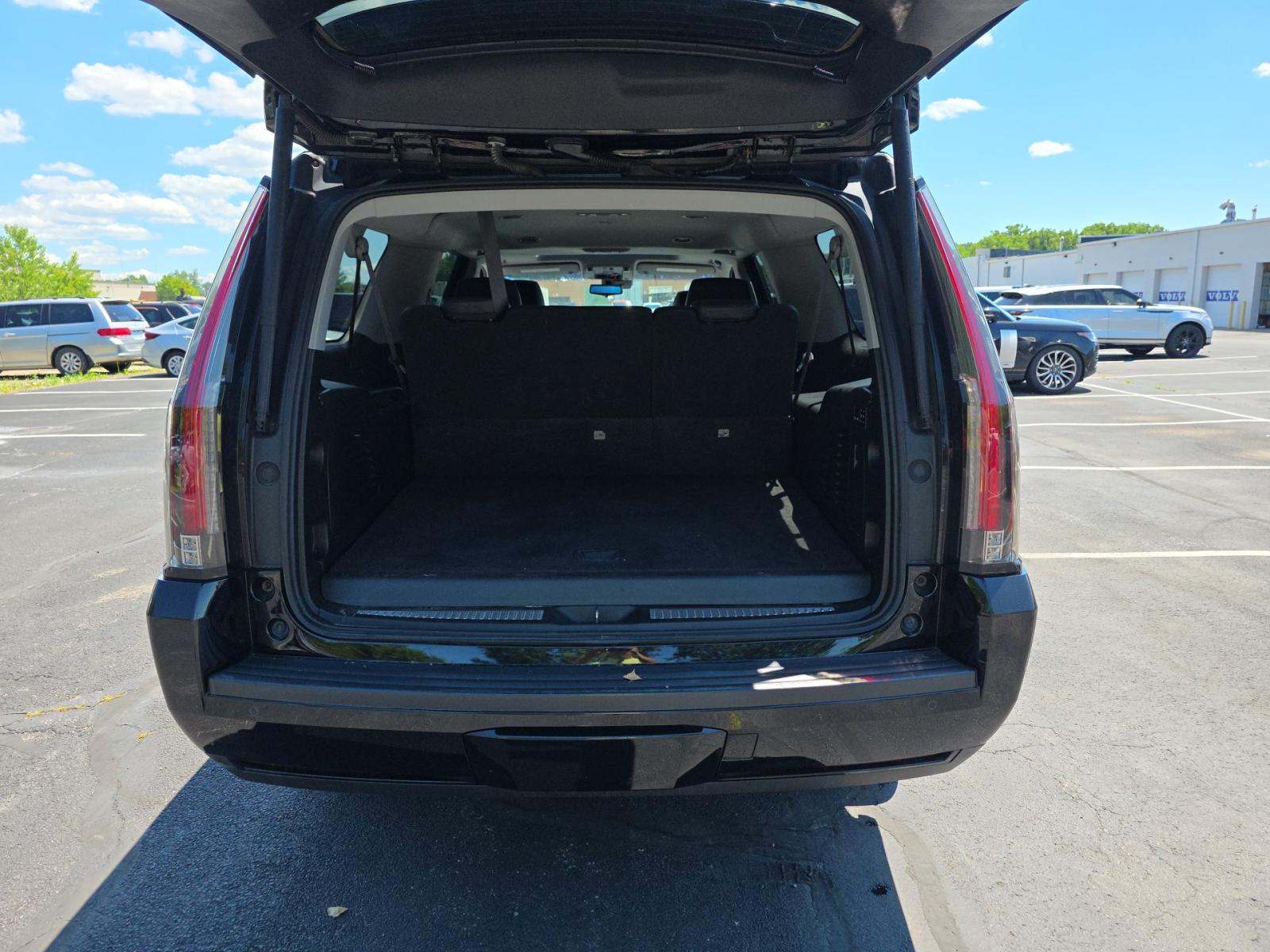 2017 Cadillac Escalade ESV Luxury AWD