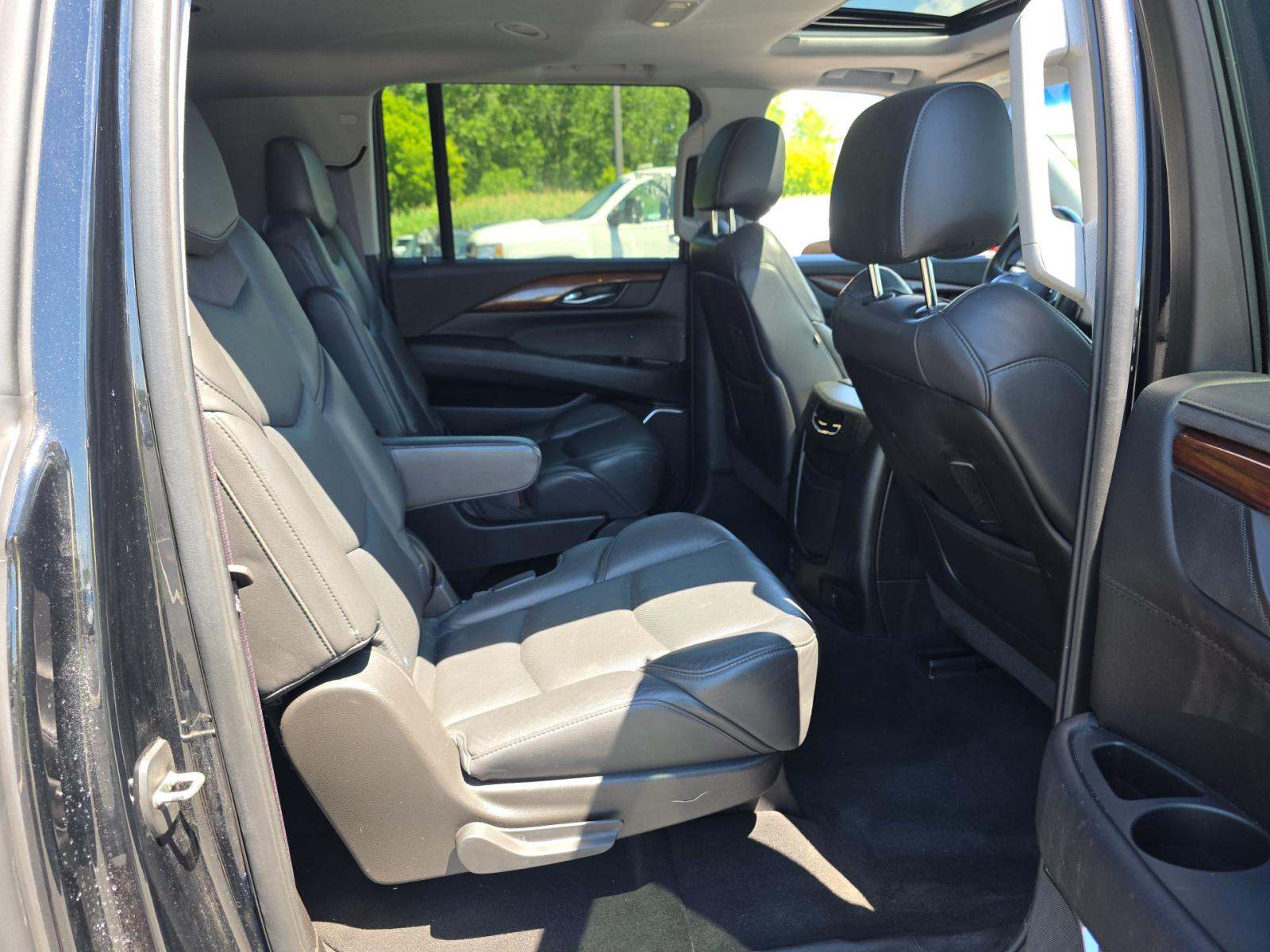 2017 Cadillac Escalade ESV Luxury AWD