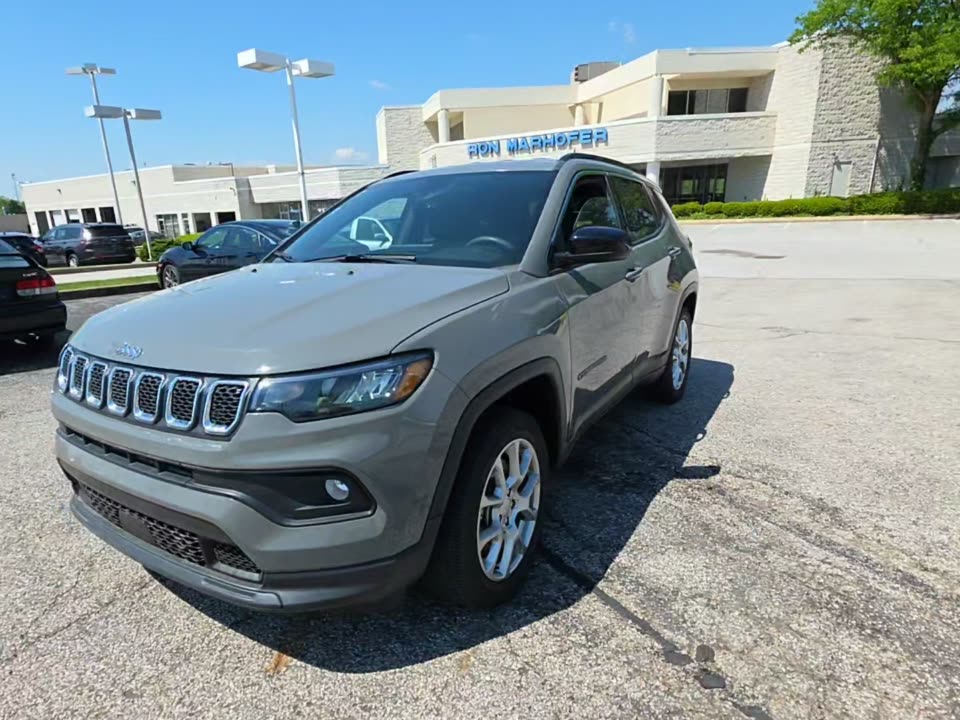 2023 Jeep Compass Latitude Lux AWD