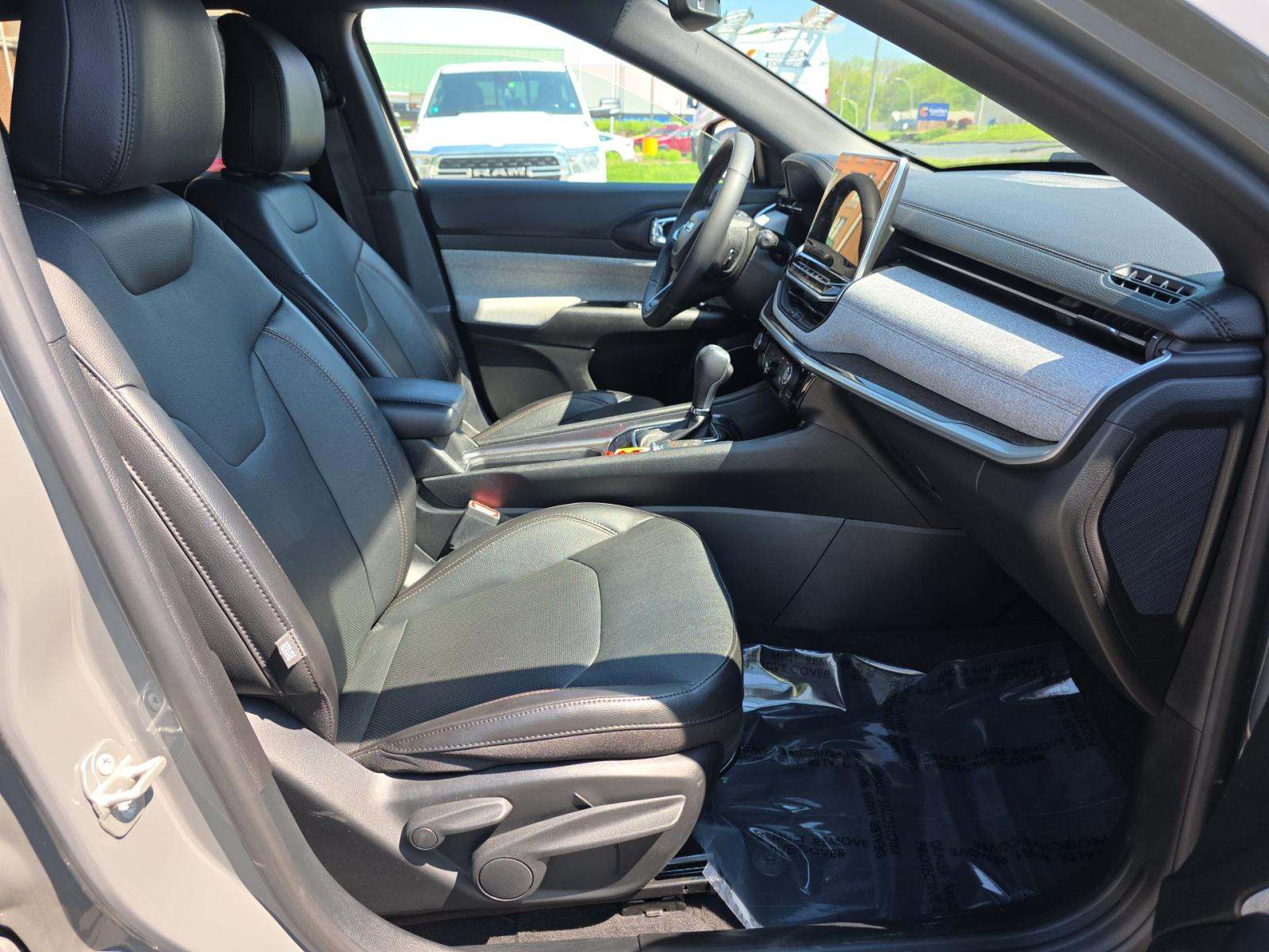 2023 Jeep Compass Latitude Lux AWD