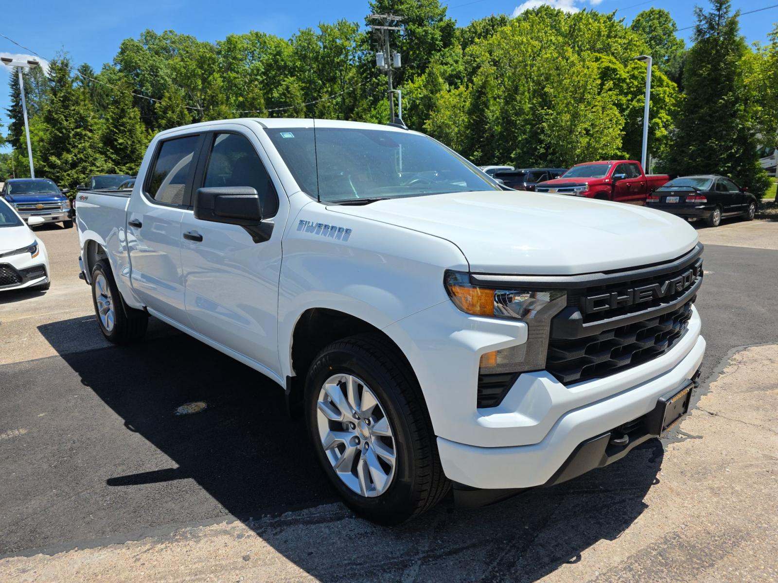 2022 Chevrolet Silverado 1500 Custom AWD