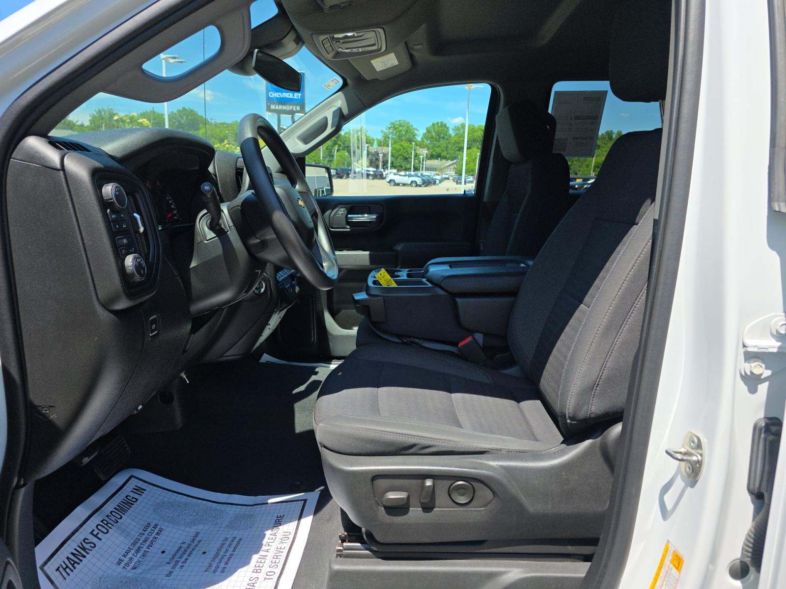 2022 Chevrolet Silverado 1500 Custom AWD