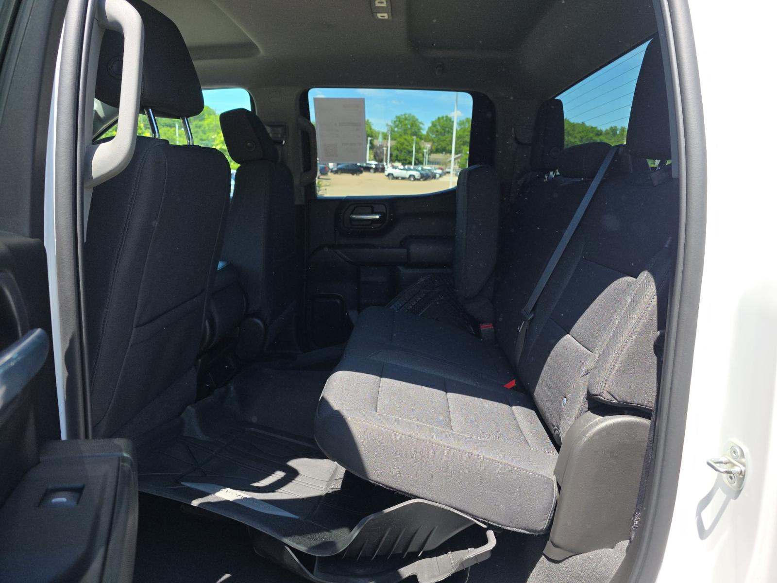 2022 Chevrolet Silverado 1500 Custom AWD