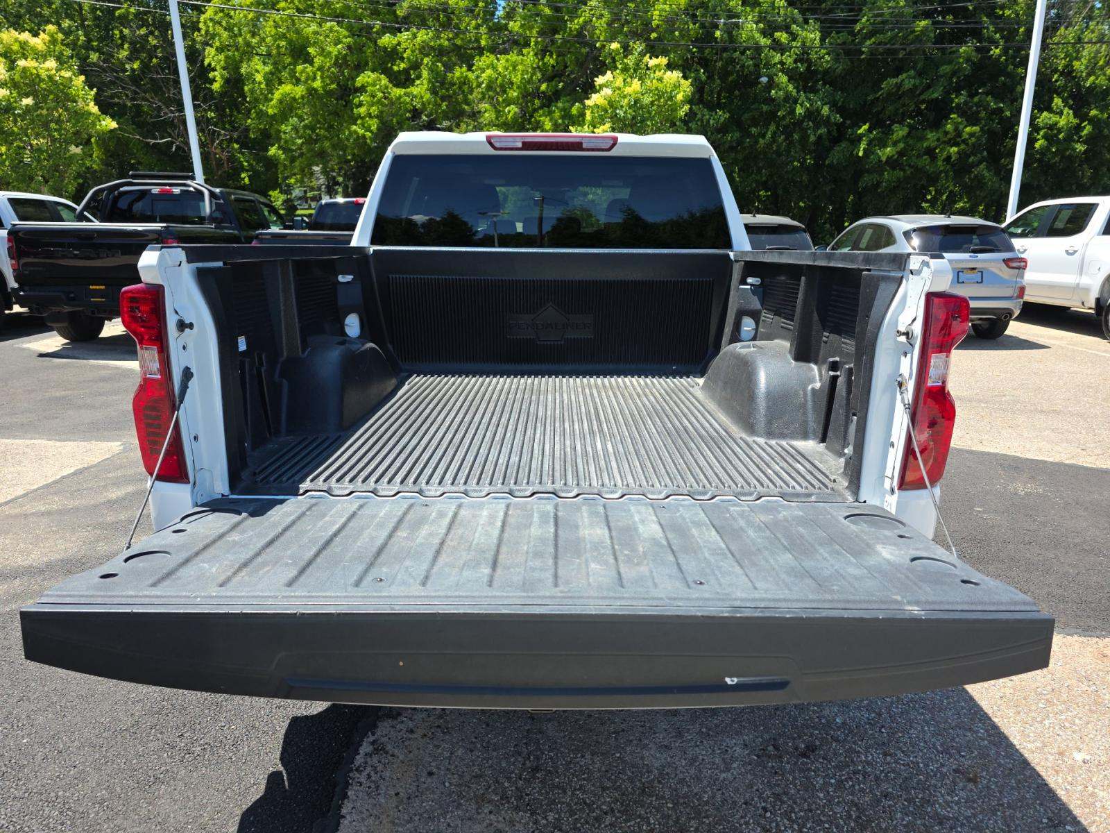 2022 Chevrolet Silverado 1500 Custom AWD