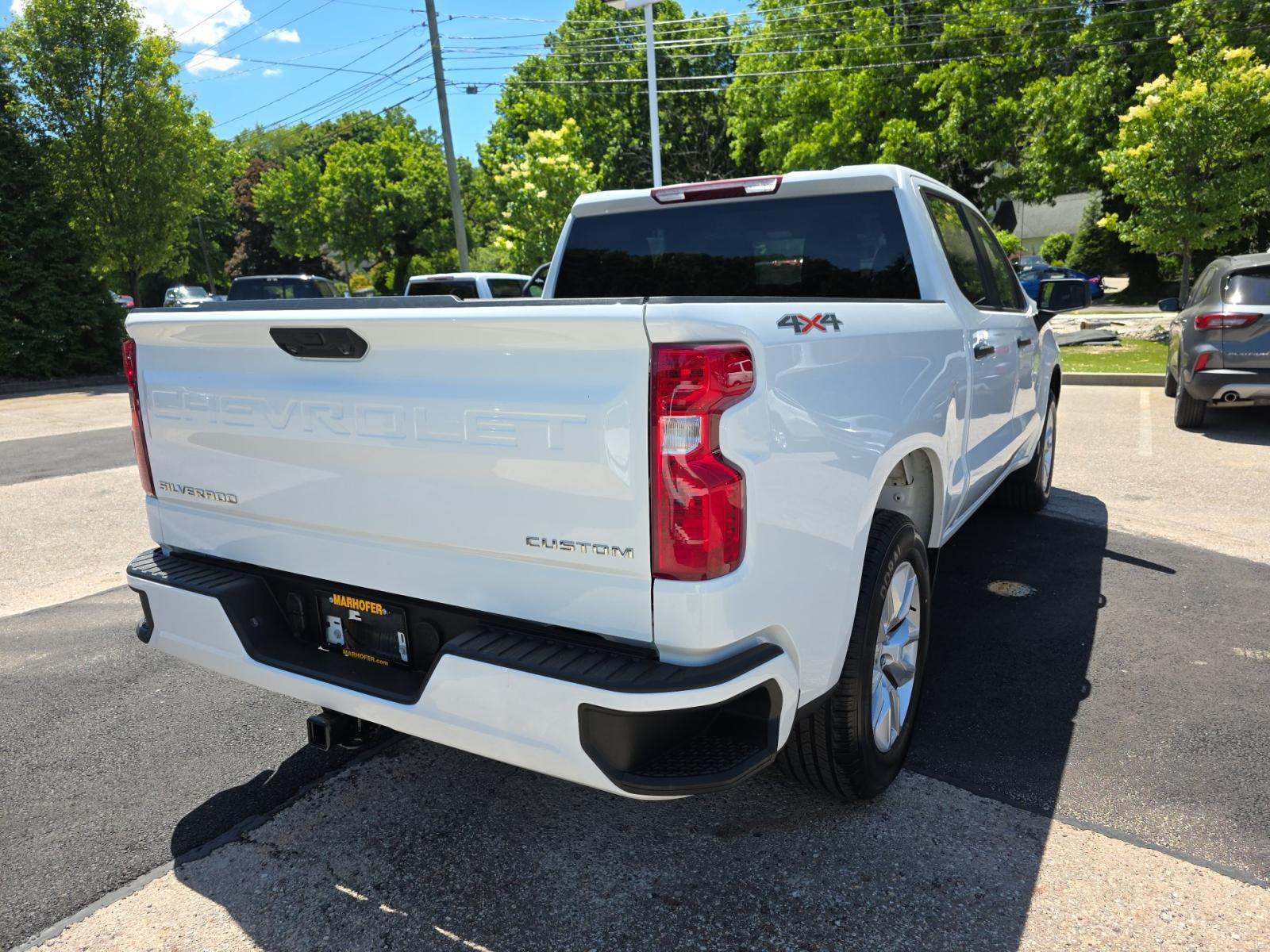 2022 Chevrolet Silverado 1500 Custom AWD
