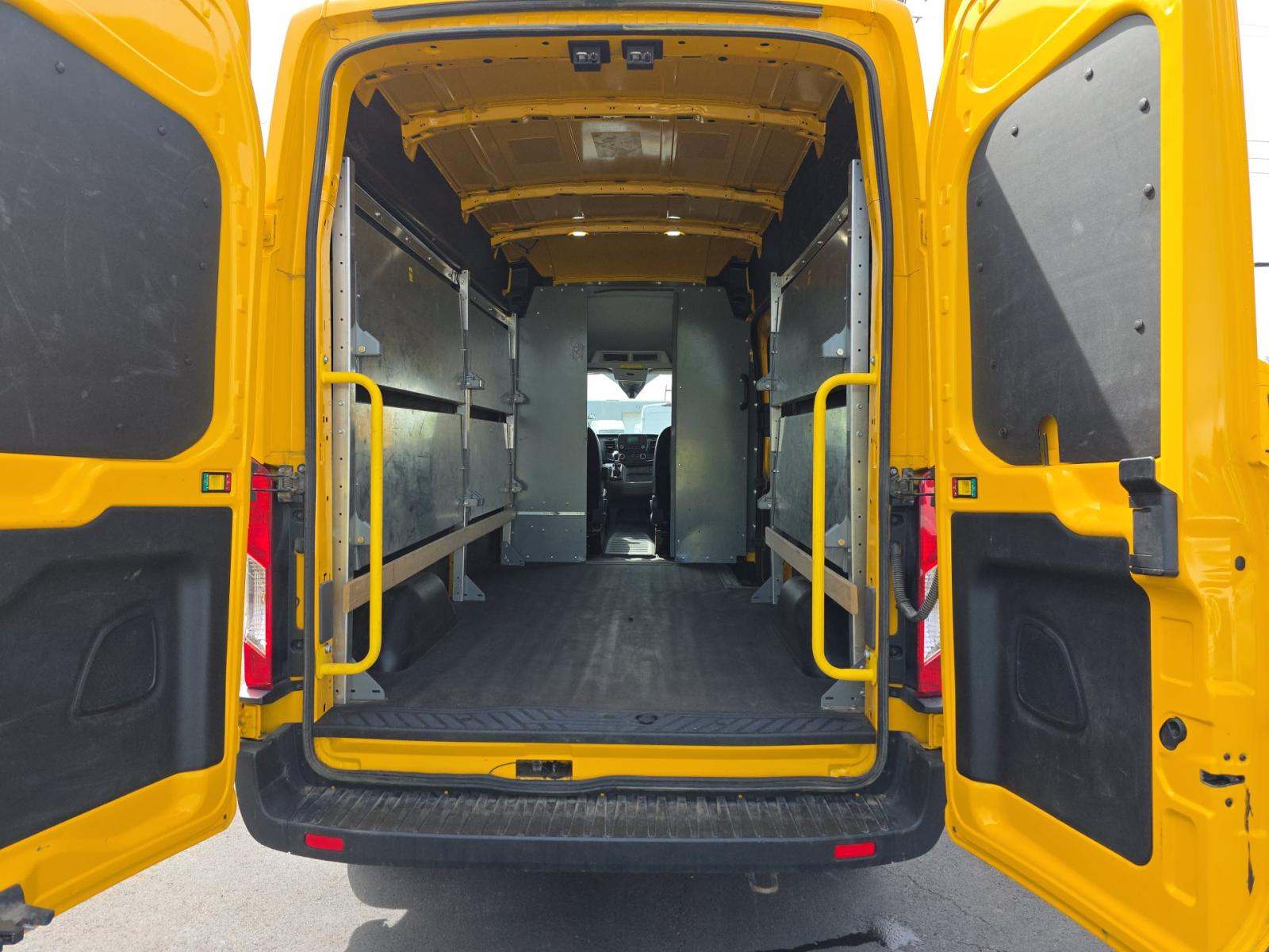 FORD TRANSIT 250 - 8