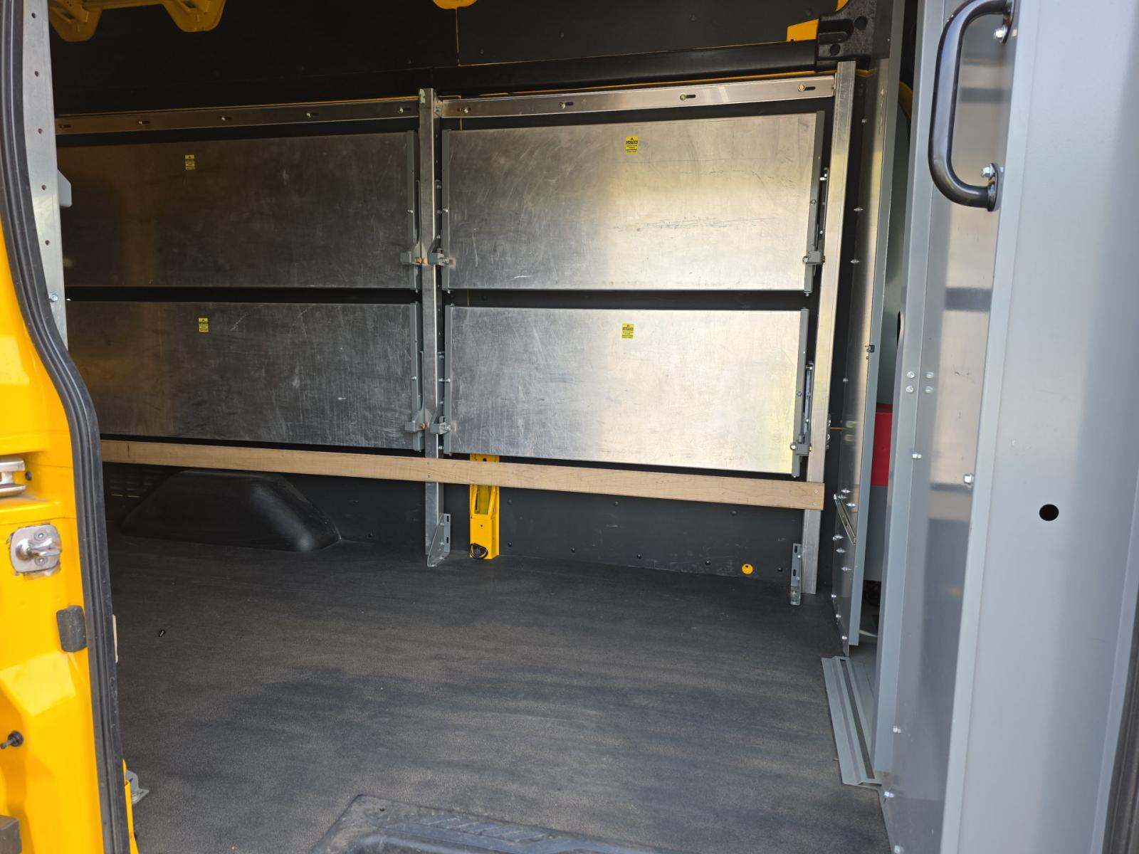 FORD TRANSIT 250 - 10