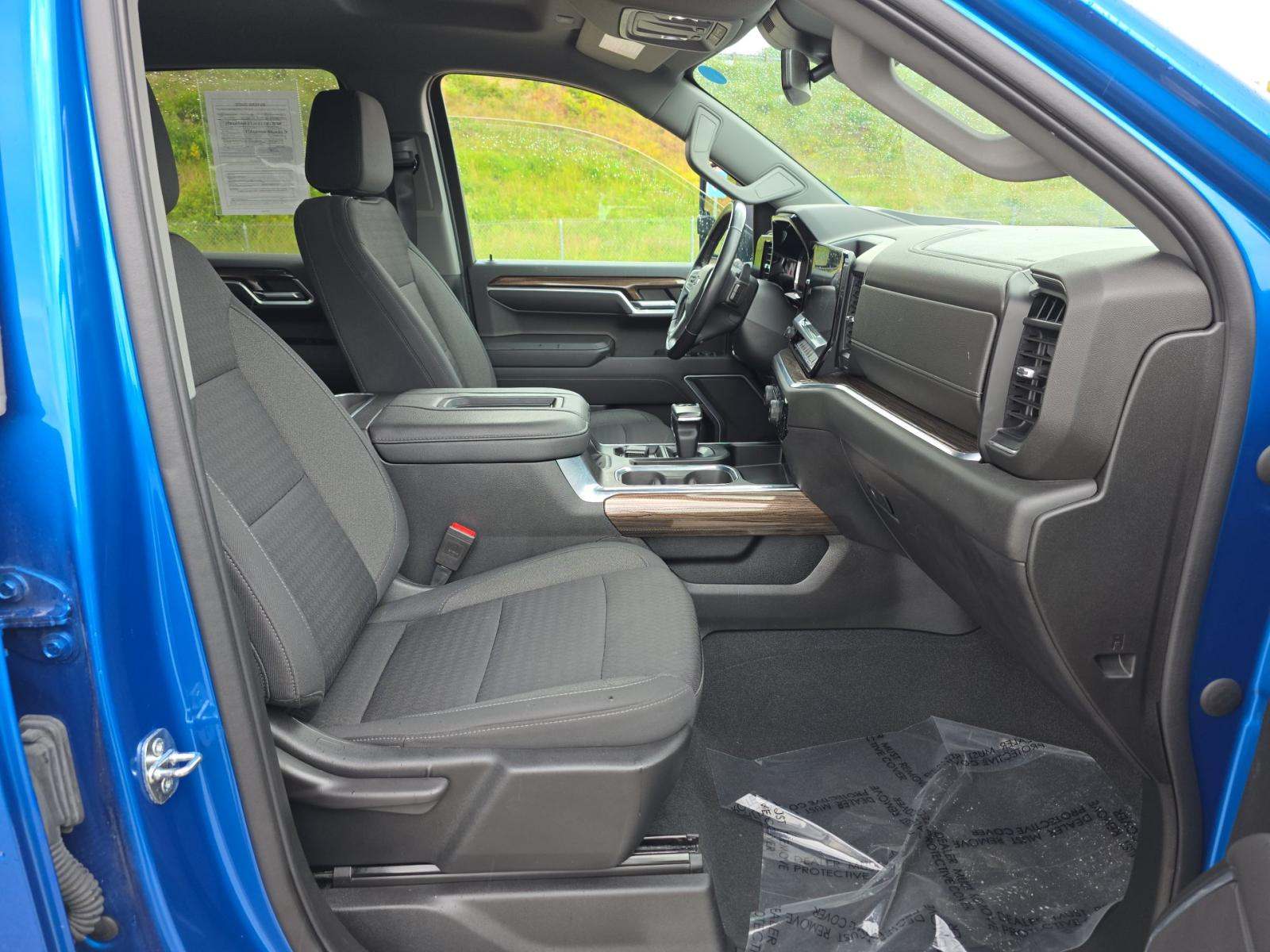 2022 Chevrolet Silverado 1500 RST AWD