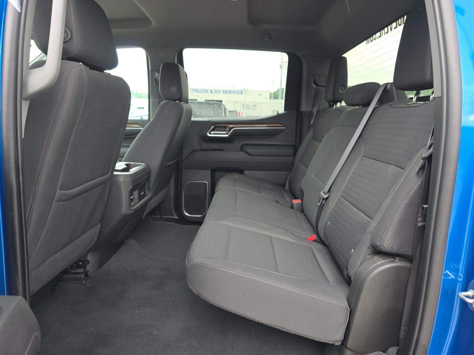 2022 Chevrolet Silverado 1500 RST AWD