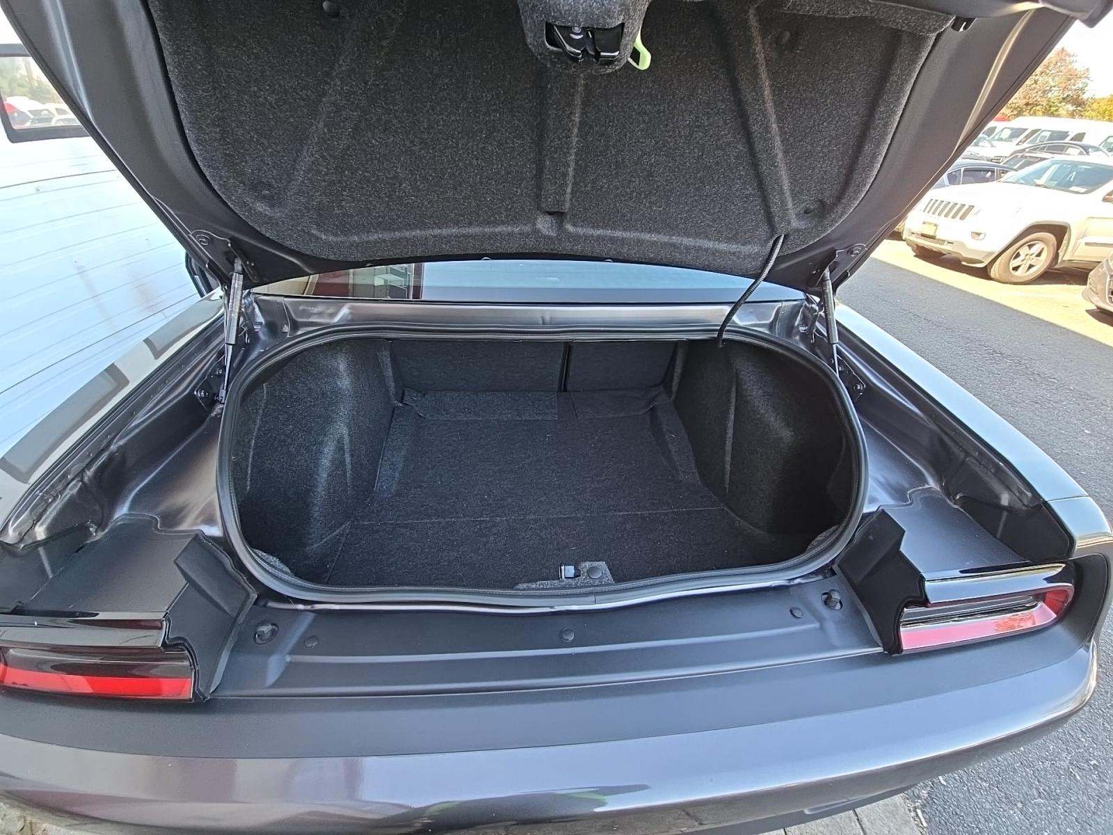 2022 Dodge Challenger R/T Scat Pack RWD