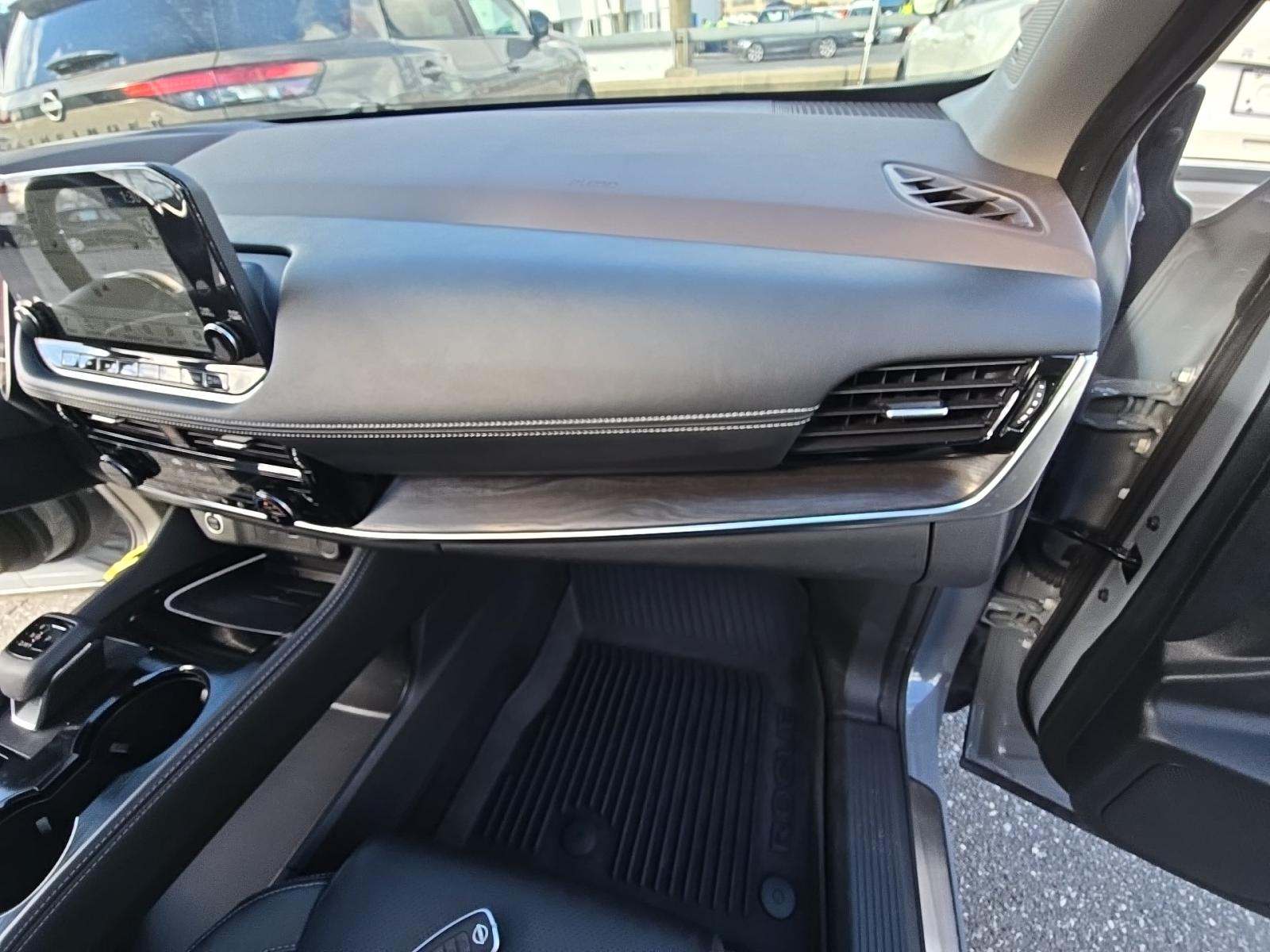 2023 Nissan Rogue Platinum AWD