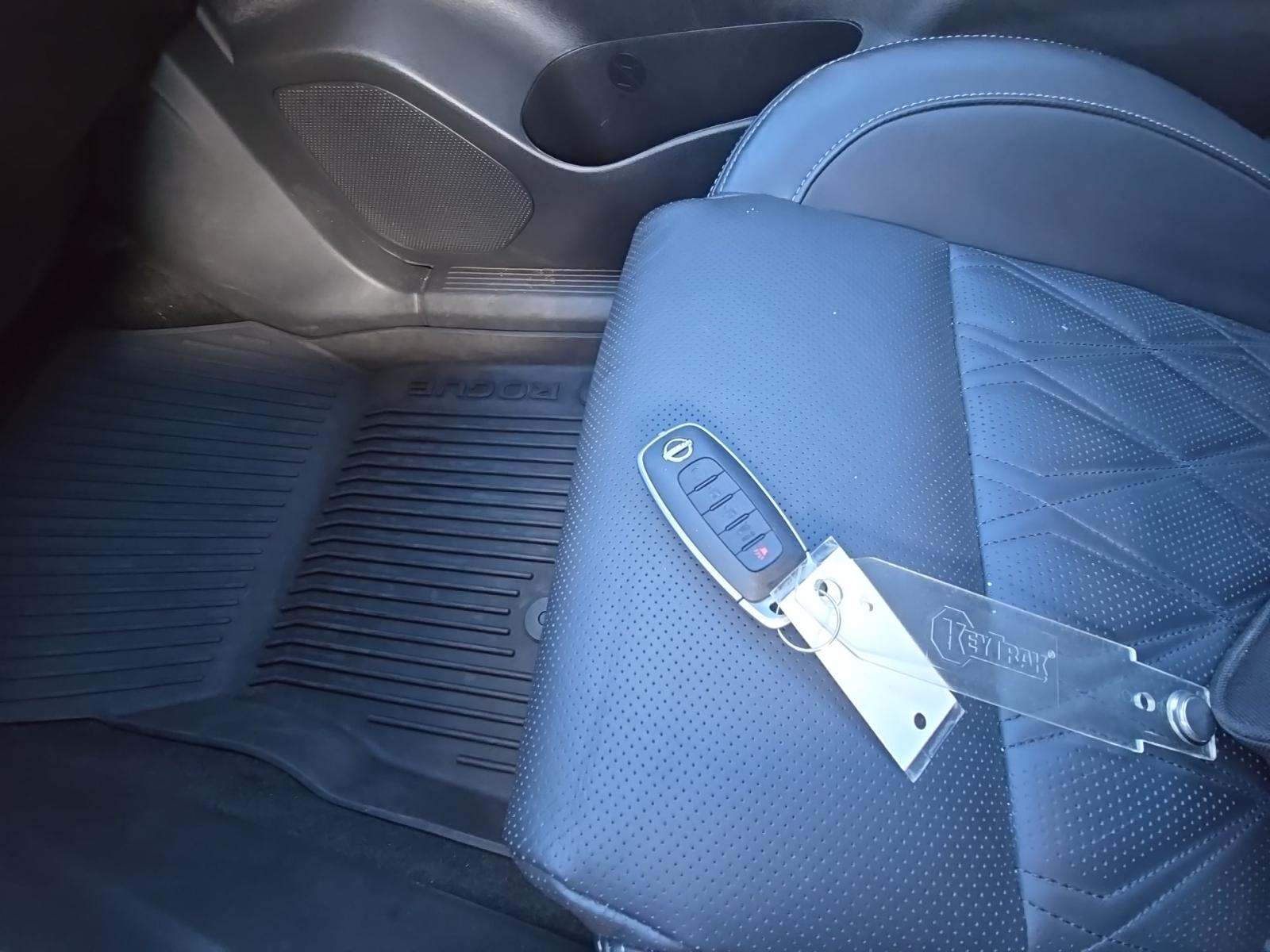 2023 Nissan Rogue Platinum AWD