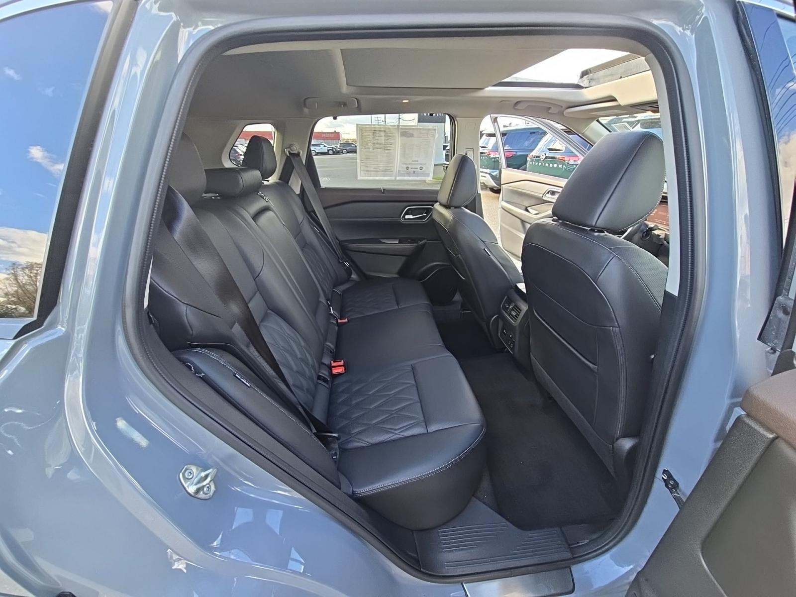 2023 Nissan Rogue Platinum AWD