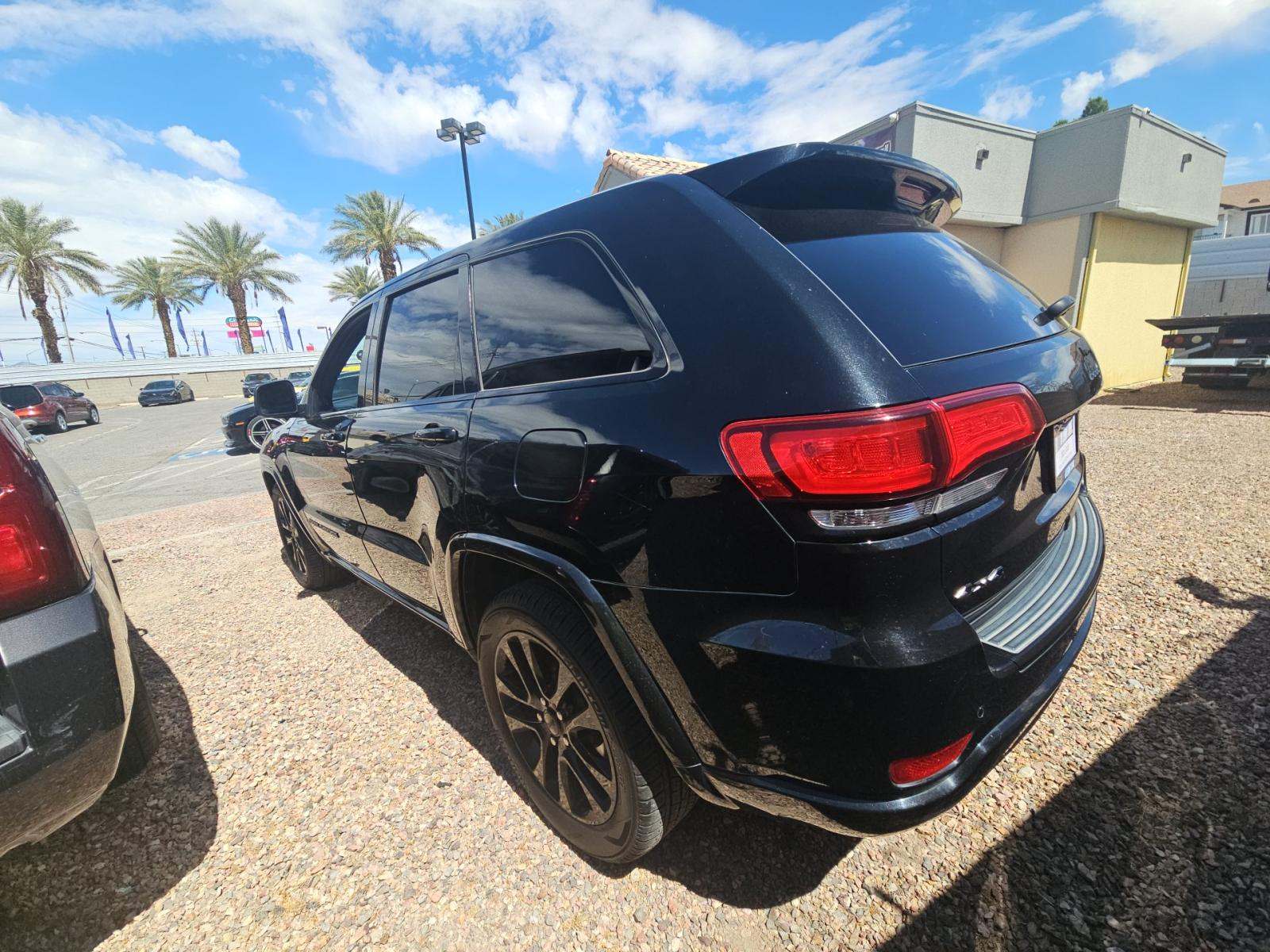 JEEP LAREDO ALTITUDE EDITION - 2