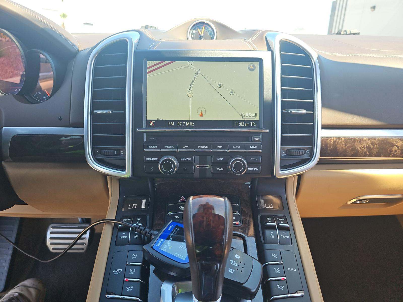 PORSCHE CAYENNE - 6