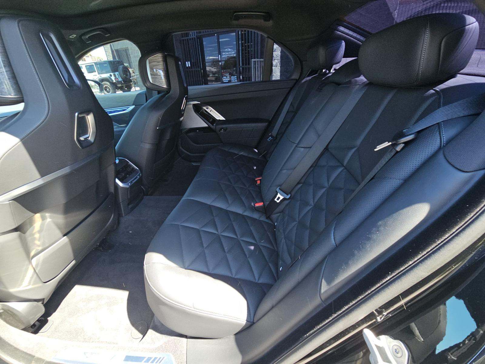 2025 BMW 7 Series 740i RWD