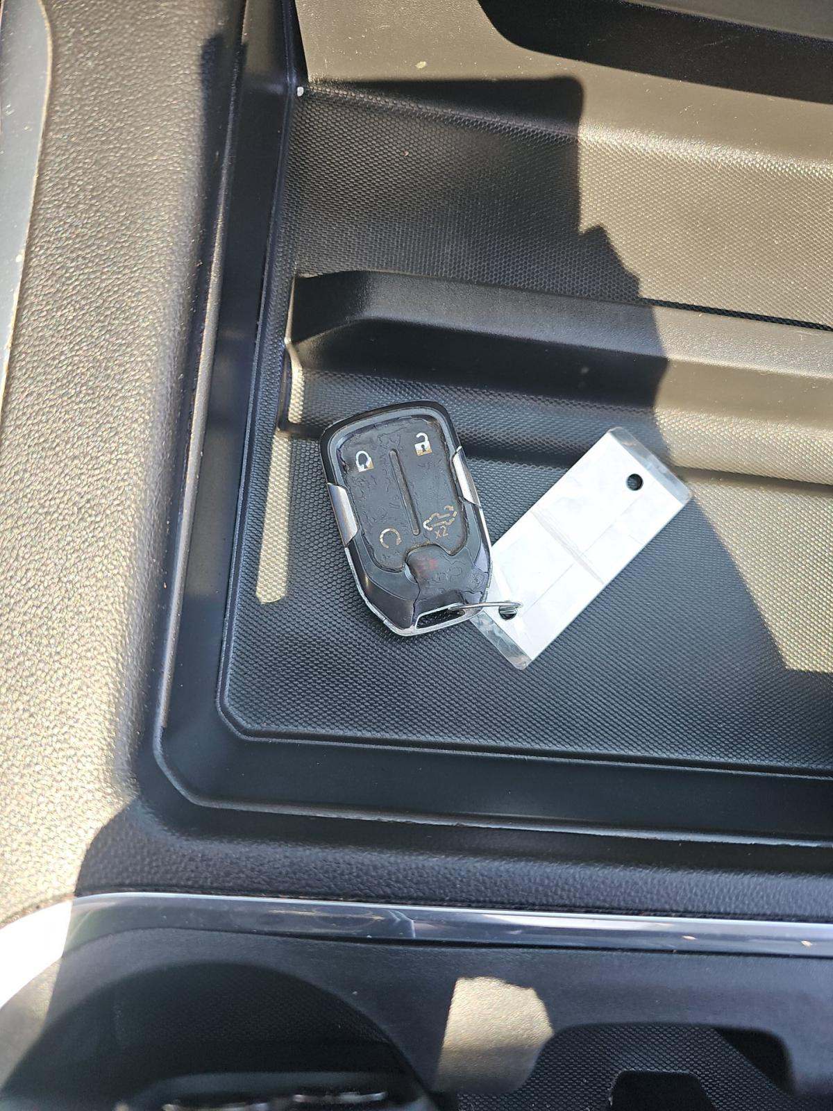 CHEVROLET SILVERADO - 4