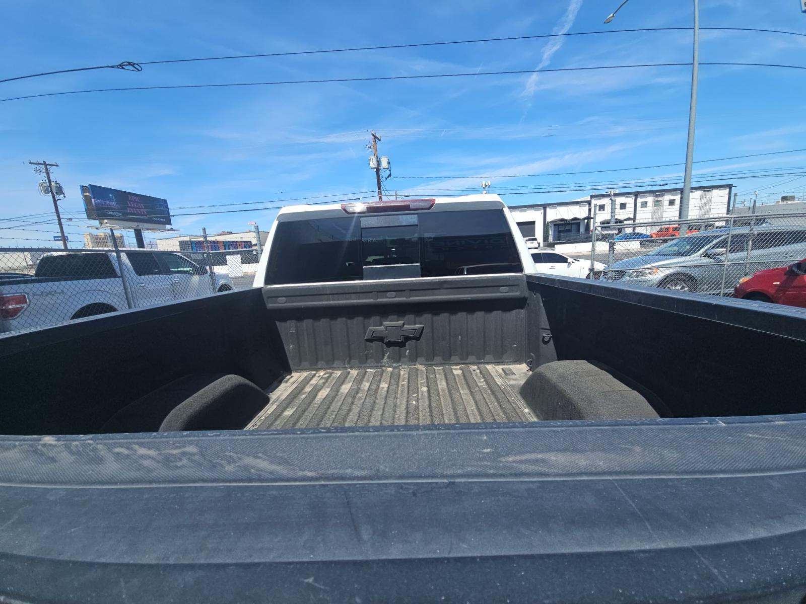 CHEVROLET SILVERADO - 10