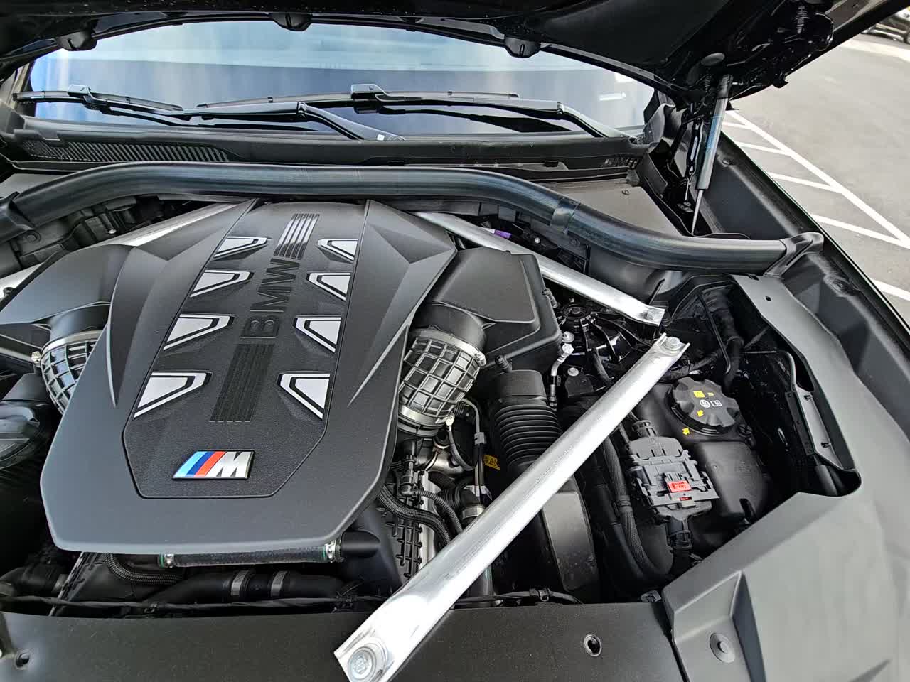 2025 BMW X5 M60i xDrive AWD