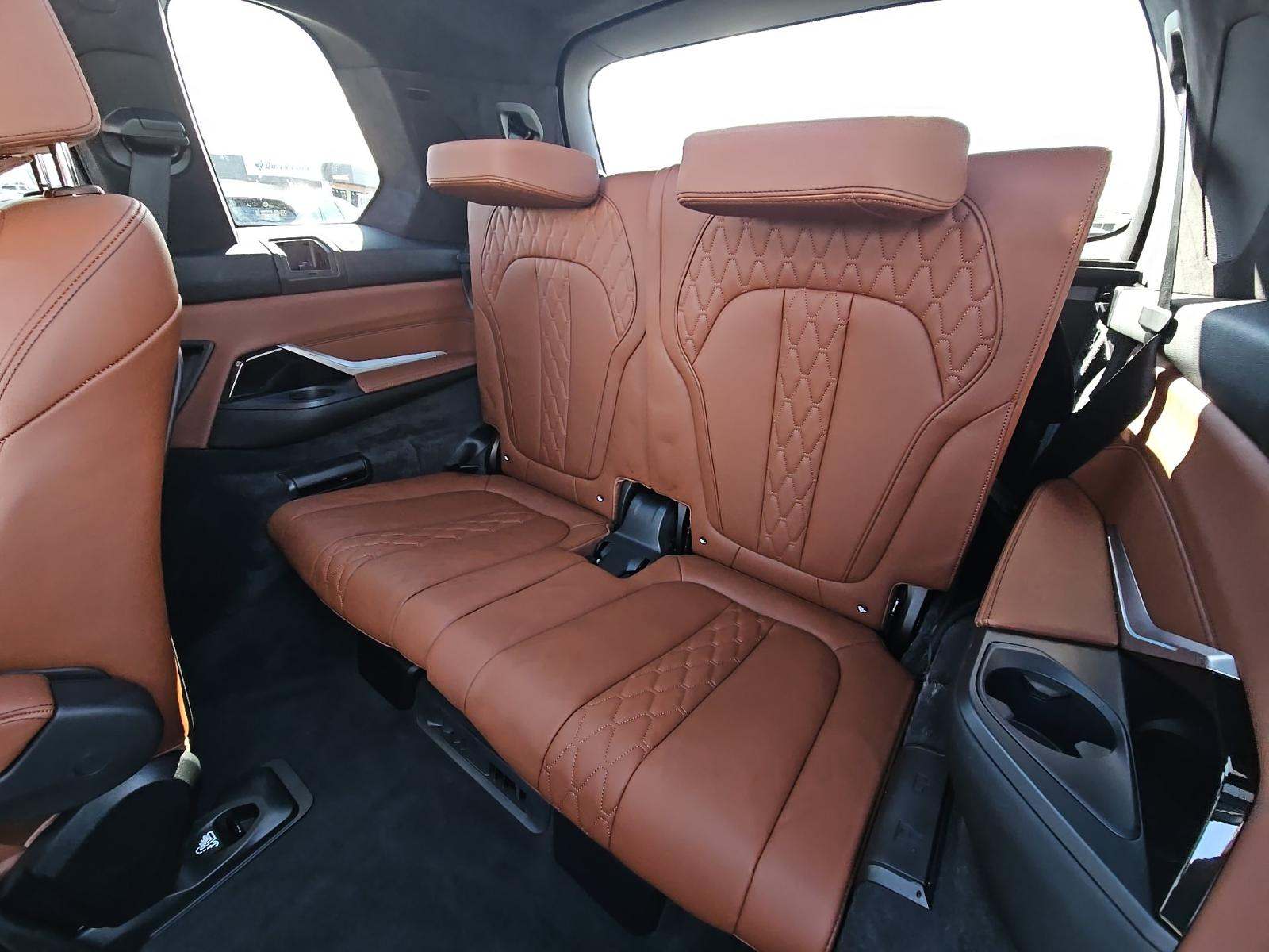 2025 BMW X7 M60i AWD