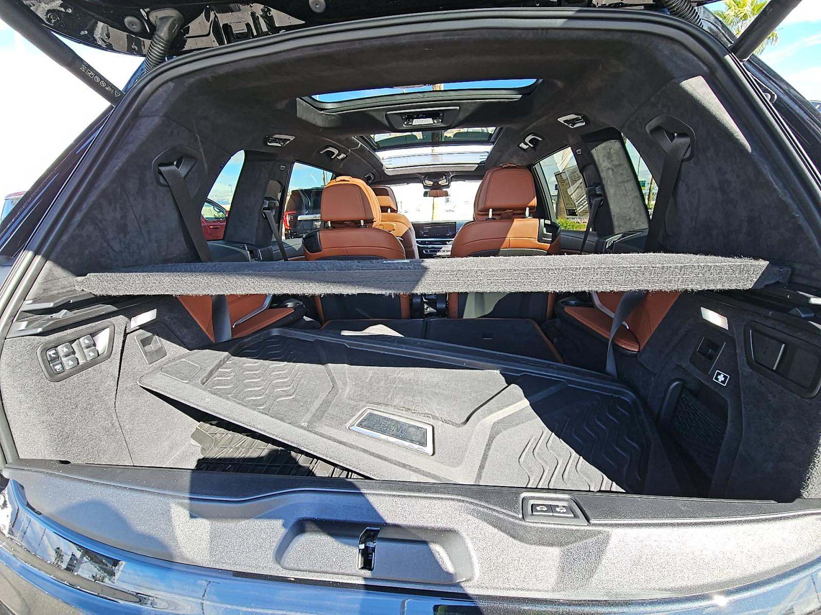 2025 BMW X7 M60i AWD