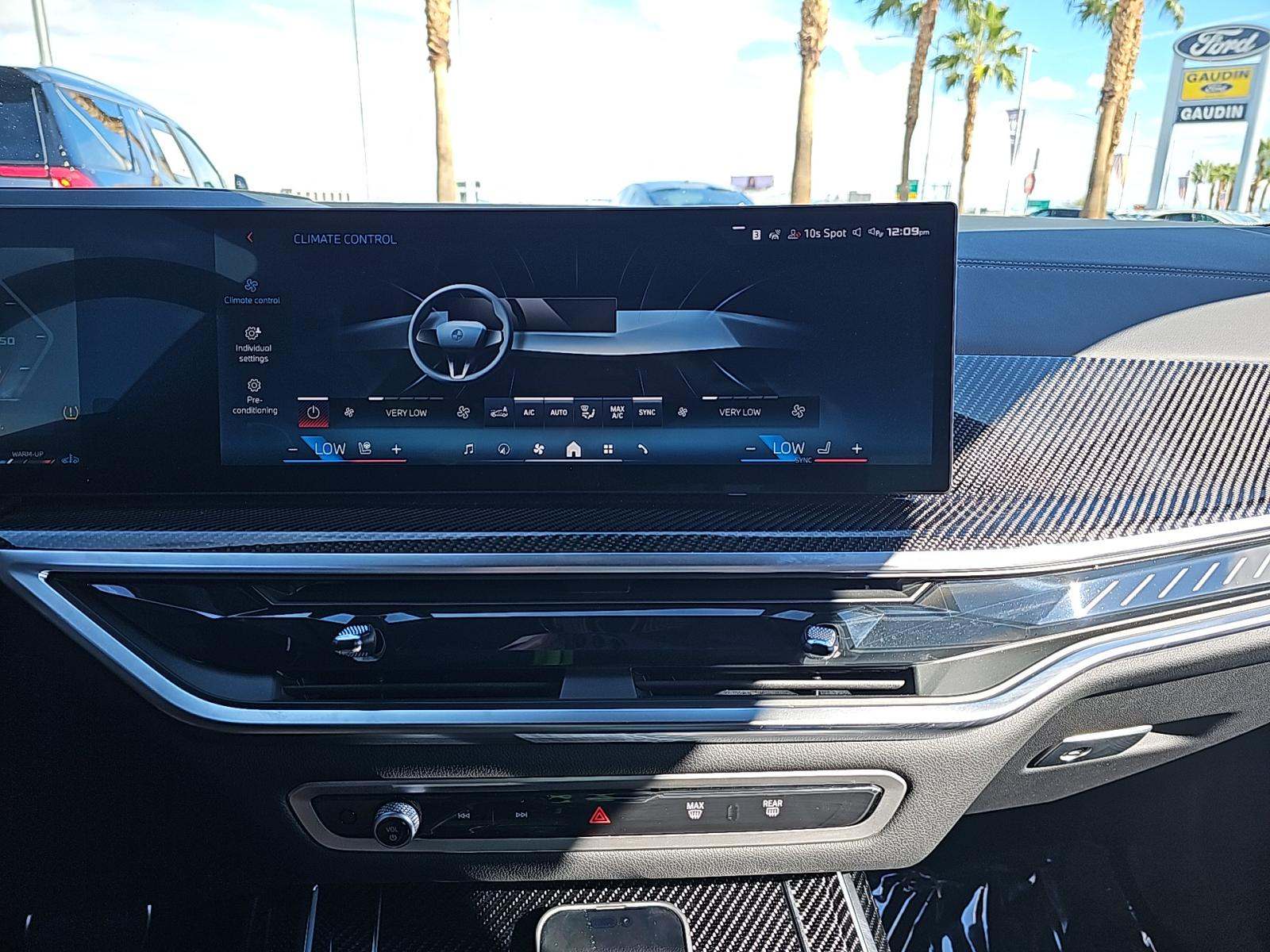 2025 BMW X7 M60i AWD