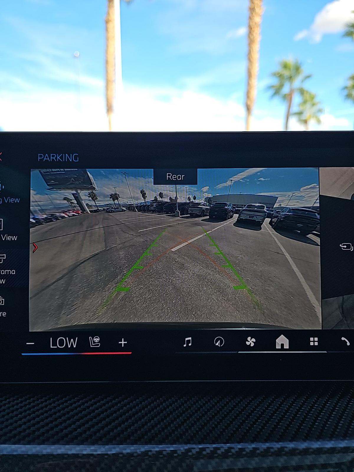 2025 BMW X7 M60i AWD