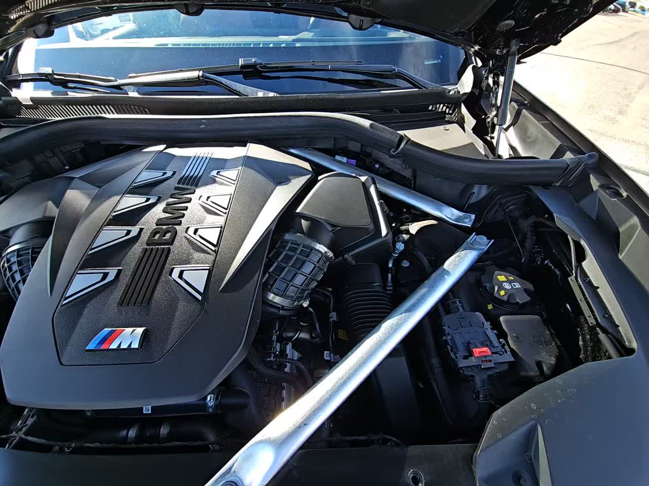 2025 BMW X7 M60i AWD