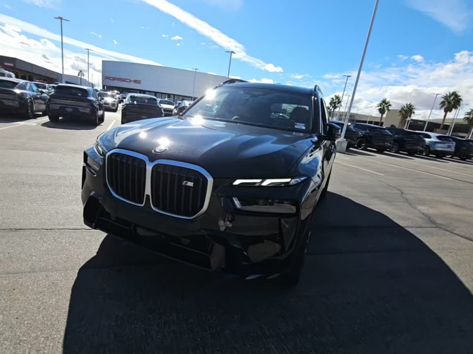 2025 BMW X7 M60i AWD
