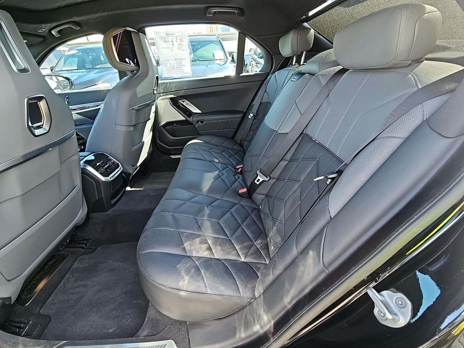 2025 BMW 7 Series 740i xDrive AWD