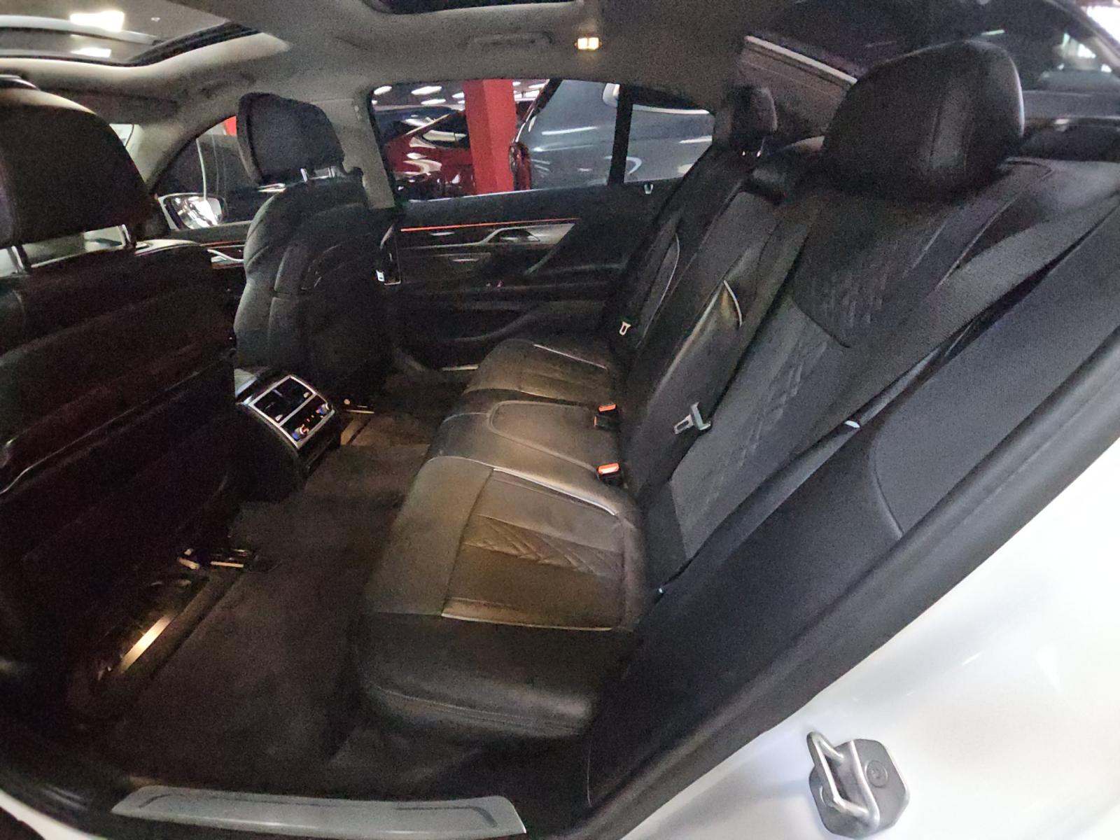 2021 BMW 7 Series 750i xDrive AWD