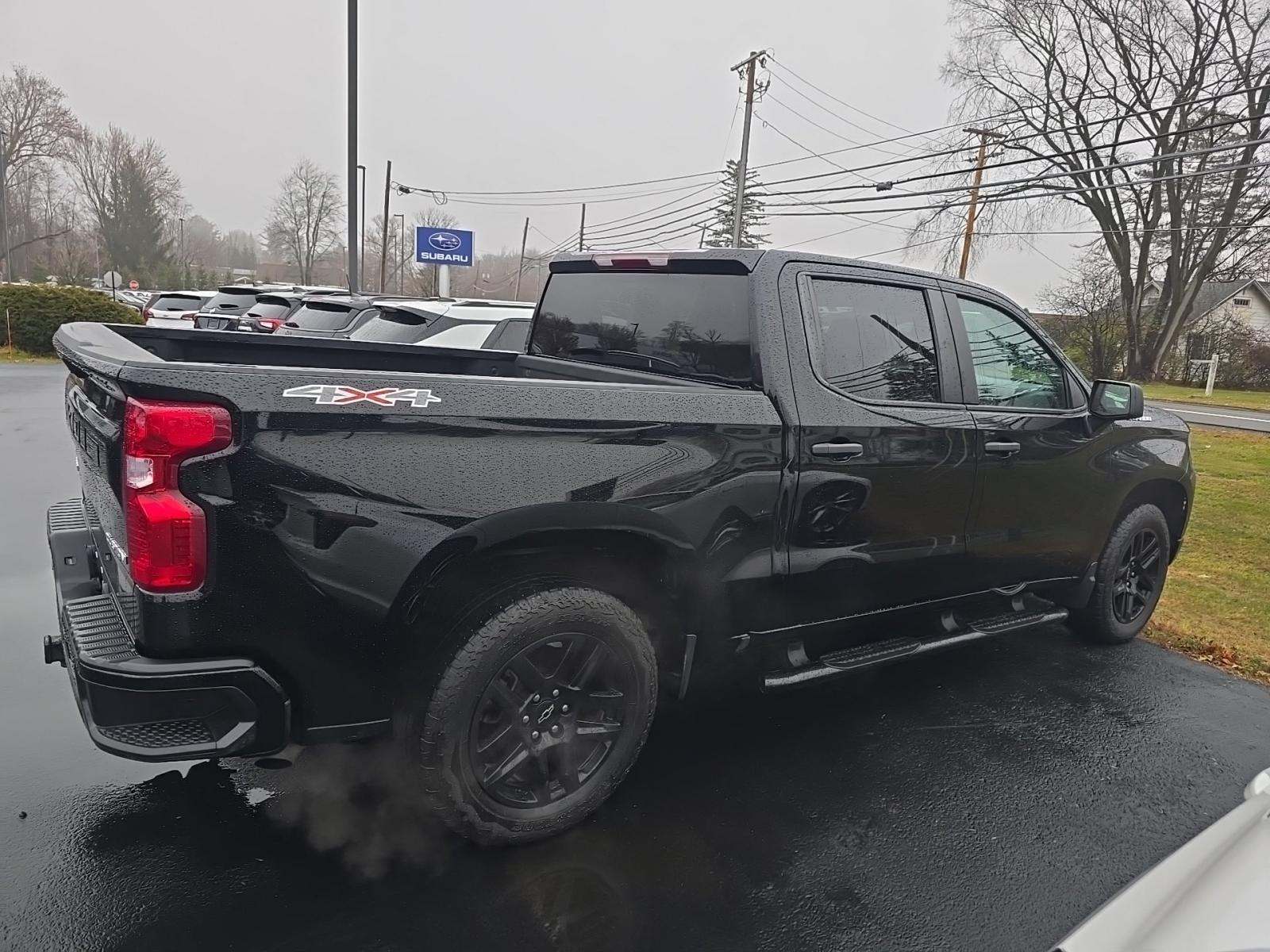 2022 Chevrolet Silverado 1500 Custom AWD