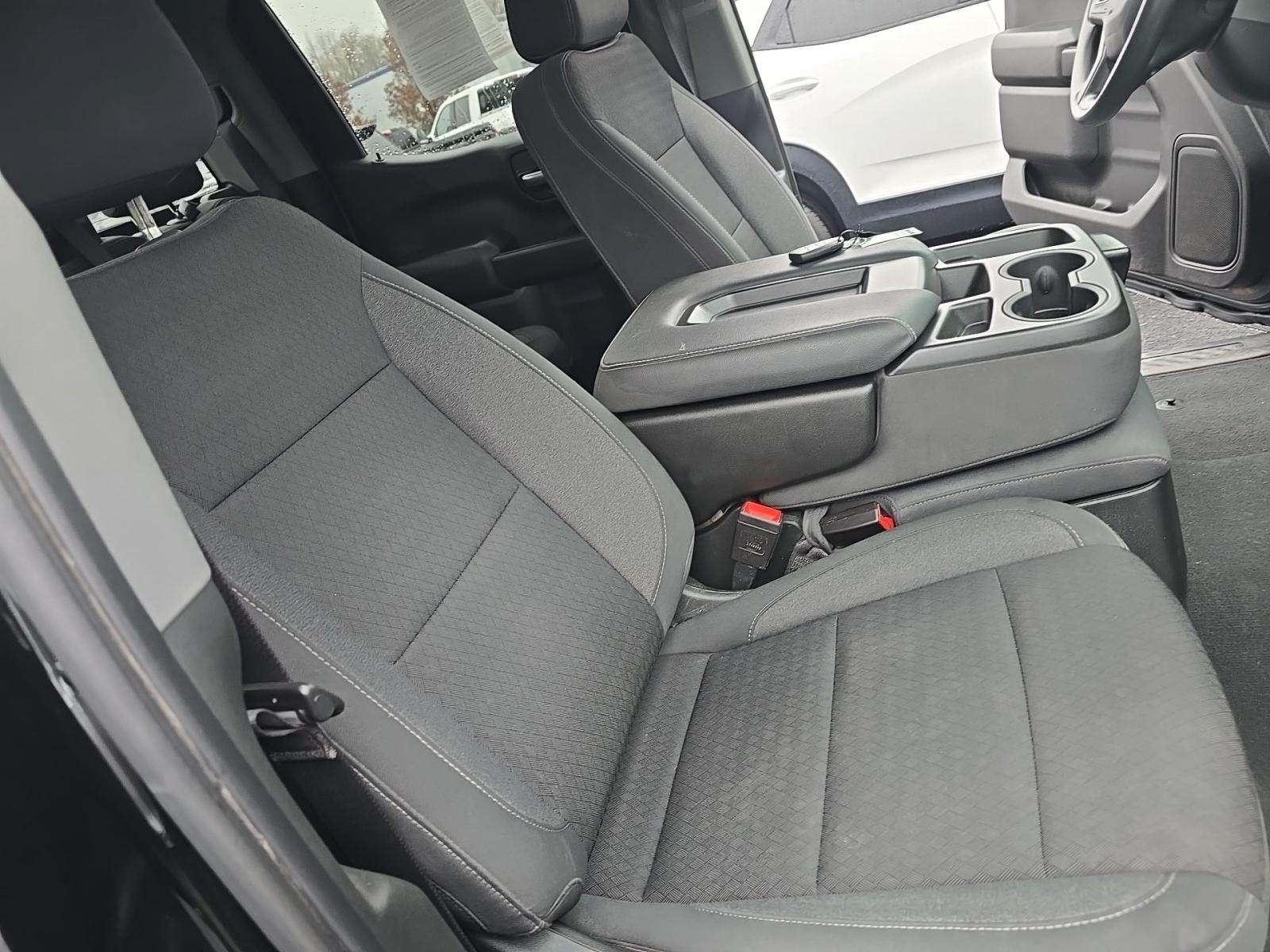 2022 Chevrolet Silverado 1500 Custom AWD