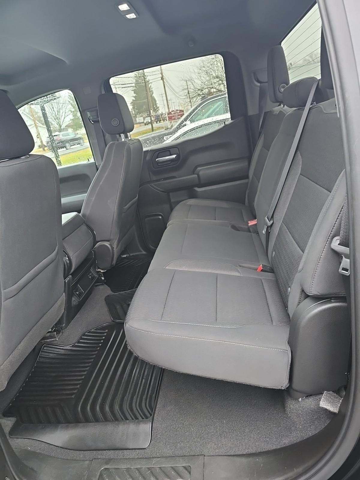 2022 Chevrolet Silverado 1500 Custom AWD