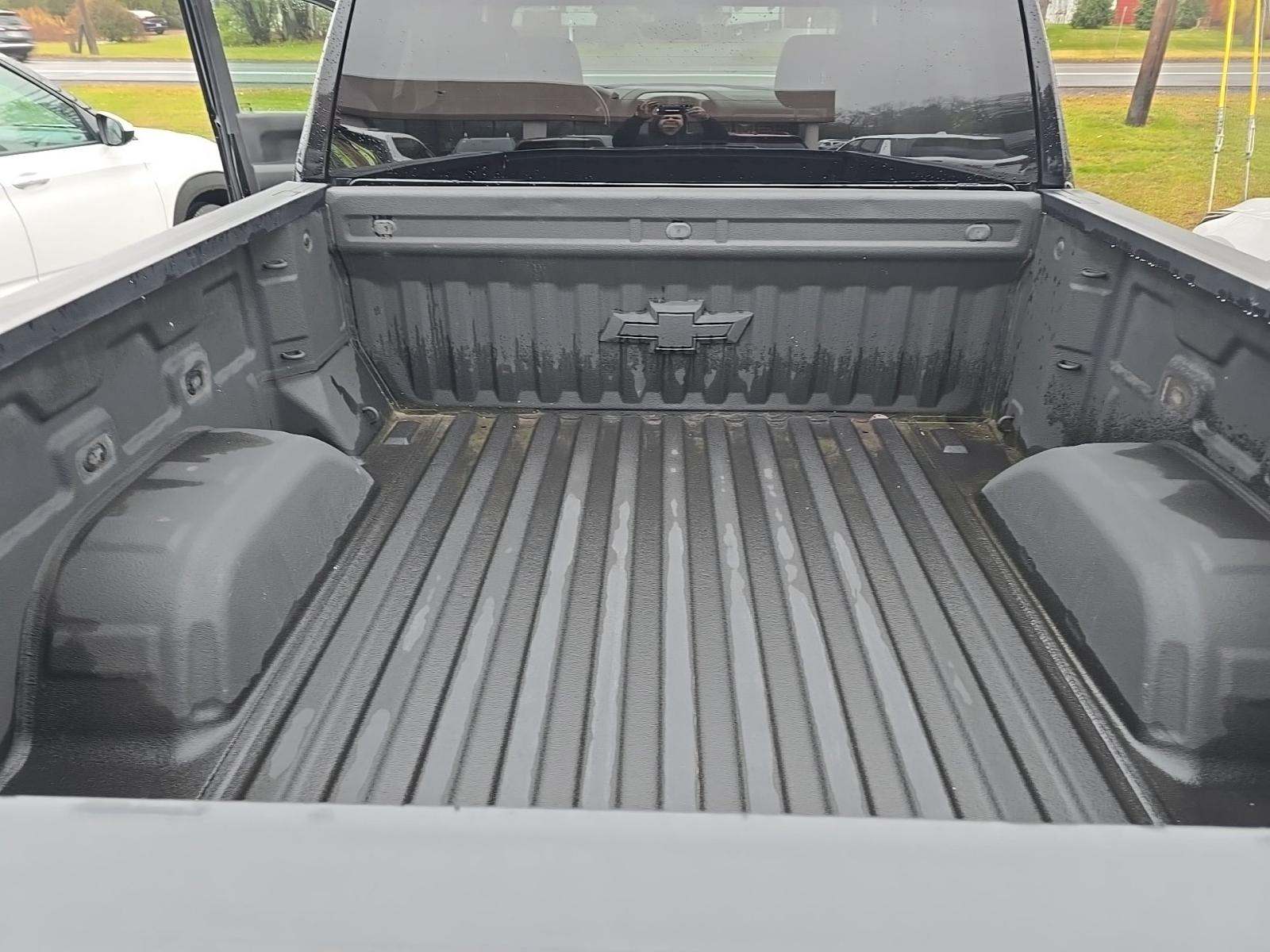 2022 Chevrolet Silverado 1500 Custom AWD